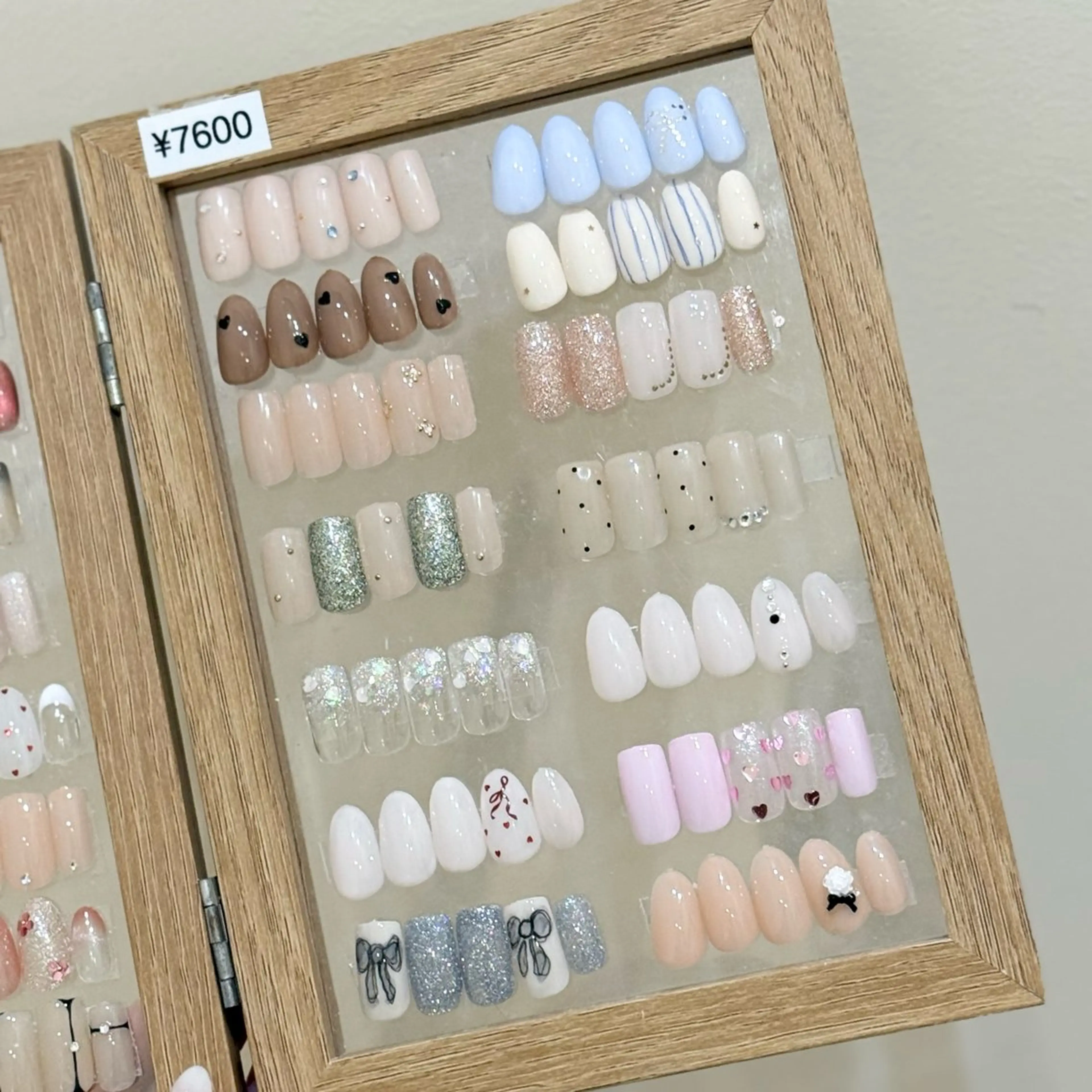 ネイル ハンドネイル chika .のネイルデザイン