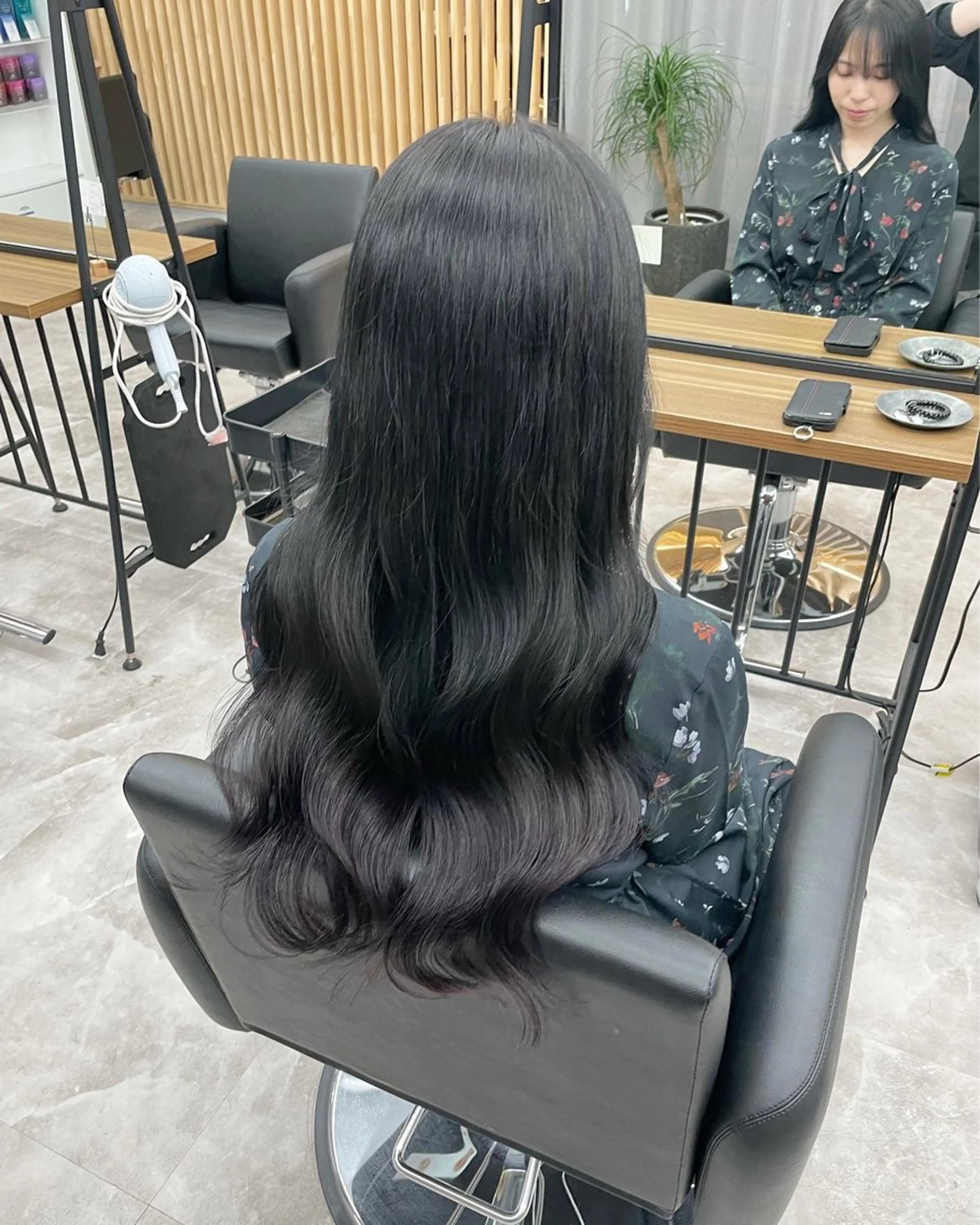 ロング カラー ヘアアレンジ 苗代萌/ぷるツヤ髪 🫧／レイヤーカットのヘアスタイル