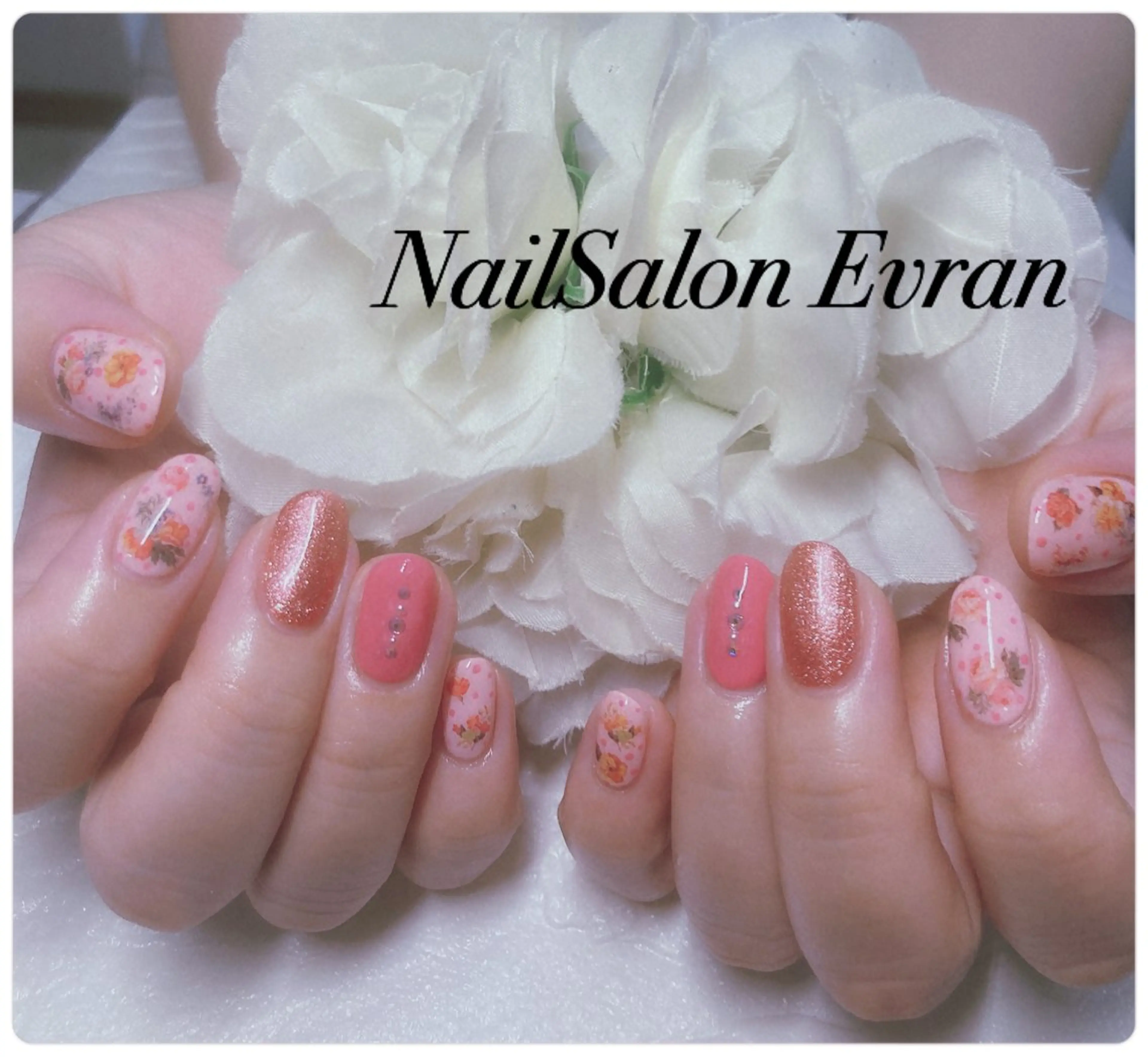 ネイル アートネイル フレンチネイル マグネットネイル 持ち込み ニュアンスネイル ハンドネイル Nail salon Evranのネイルデザイン