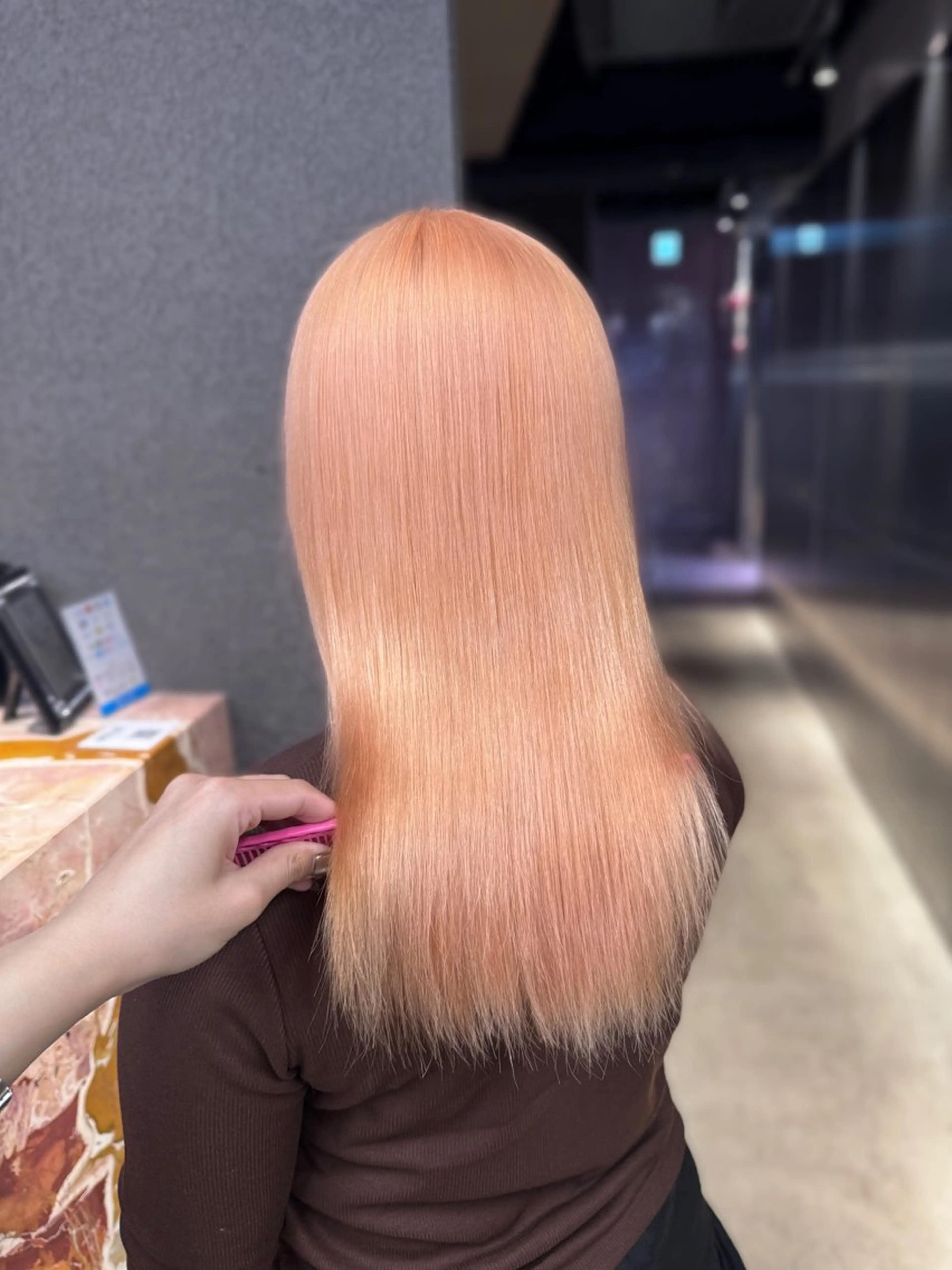 セミロング カラー ブリーチ オレンジ ピンクカラー ヘアカラー トリートメント 紬/enne/ブリー チ/ハイトーンのヘアスタイル