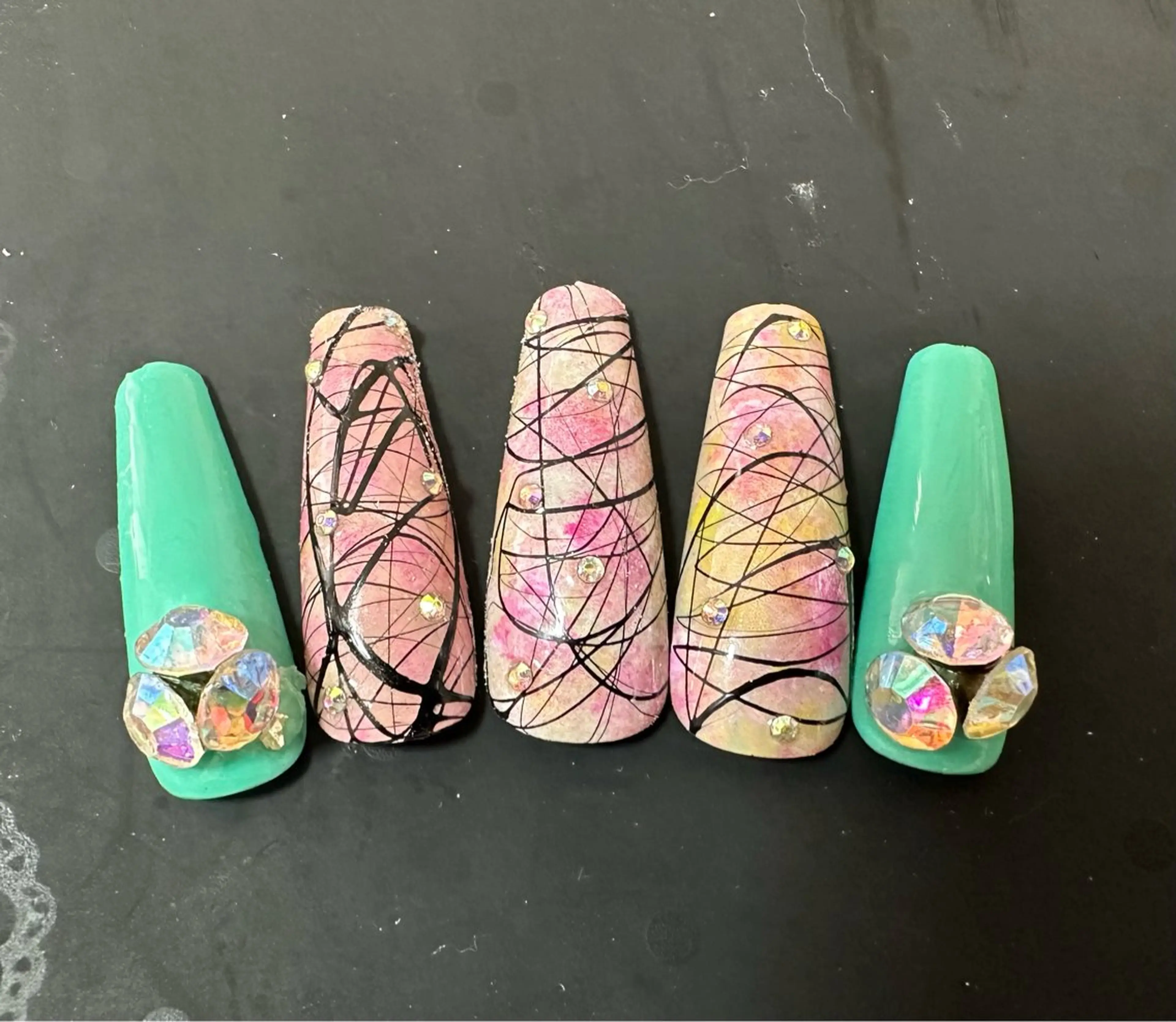 ネイル チークネイル フットネイル ジェルネイル マグネットネイル ニュアンスネイル grace グレースのネイルデザイン