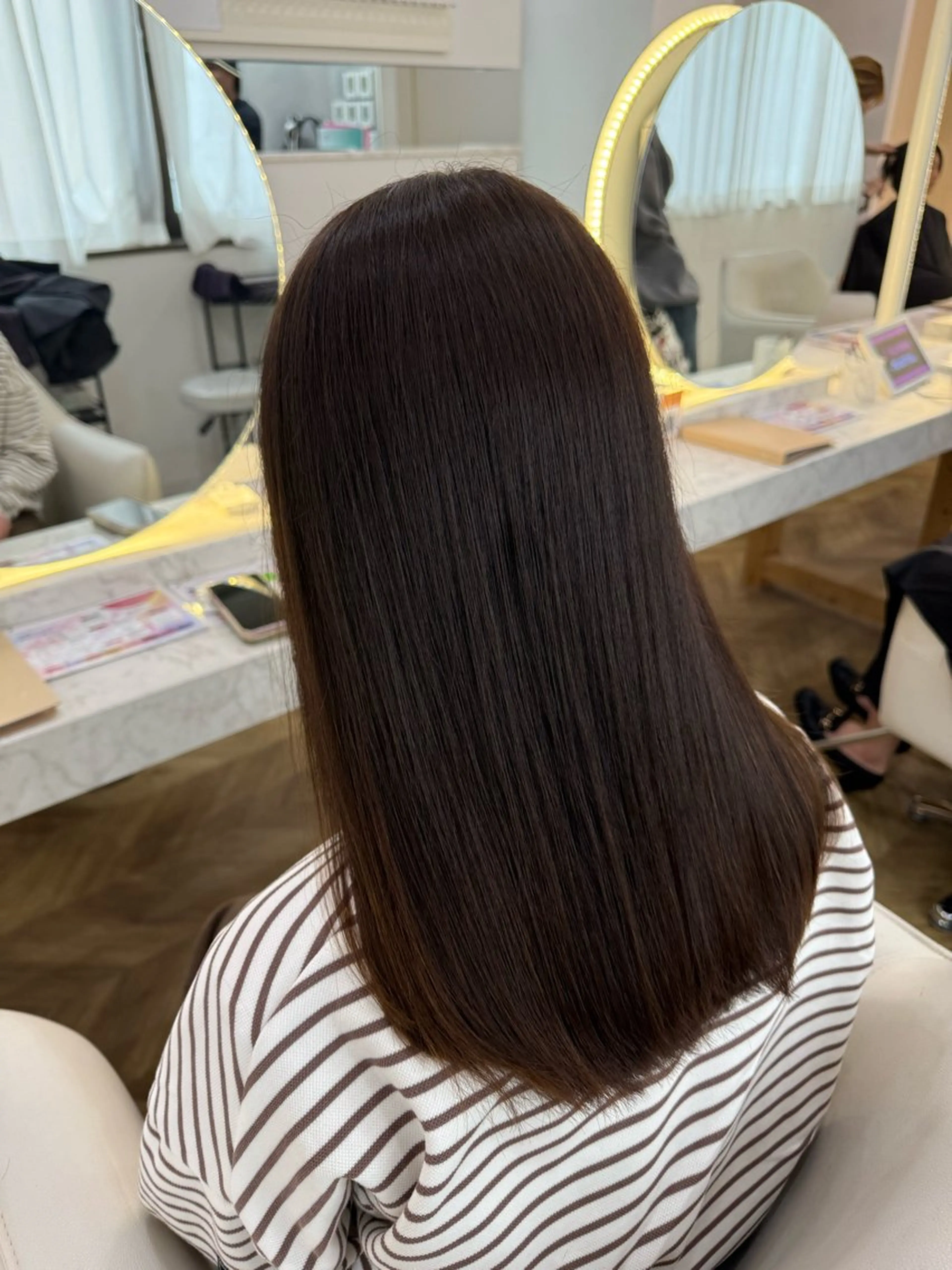 セミロング カット ヘアカラー トリートメント 小林 美月  透明感カラーのヘアスタイル