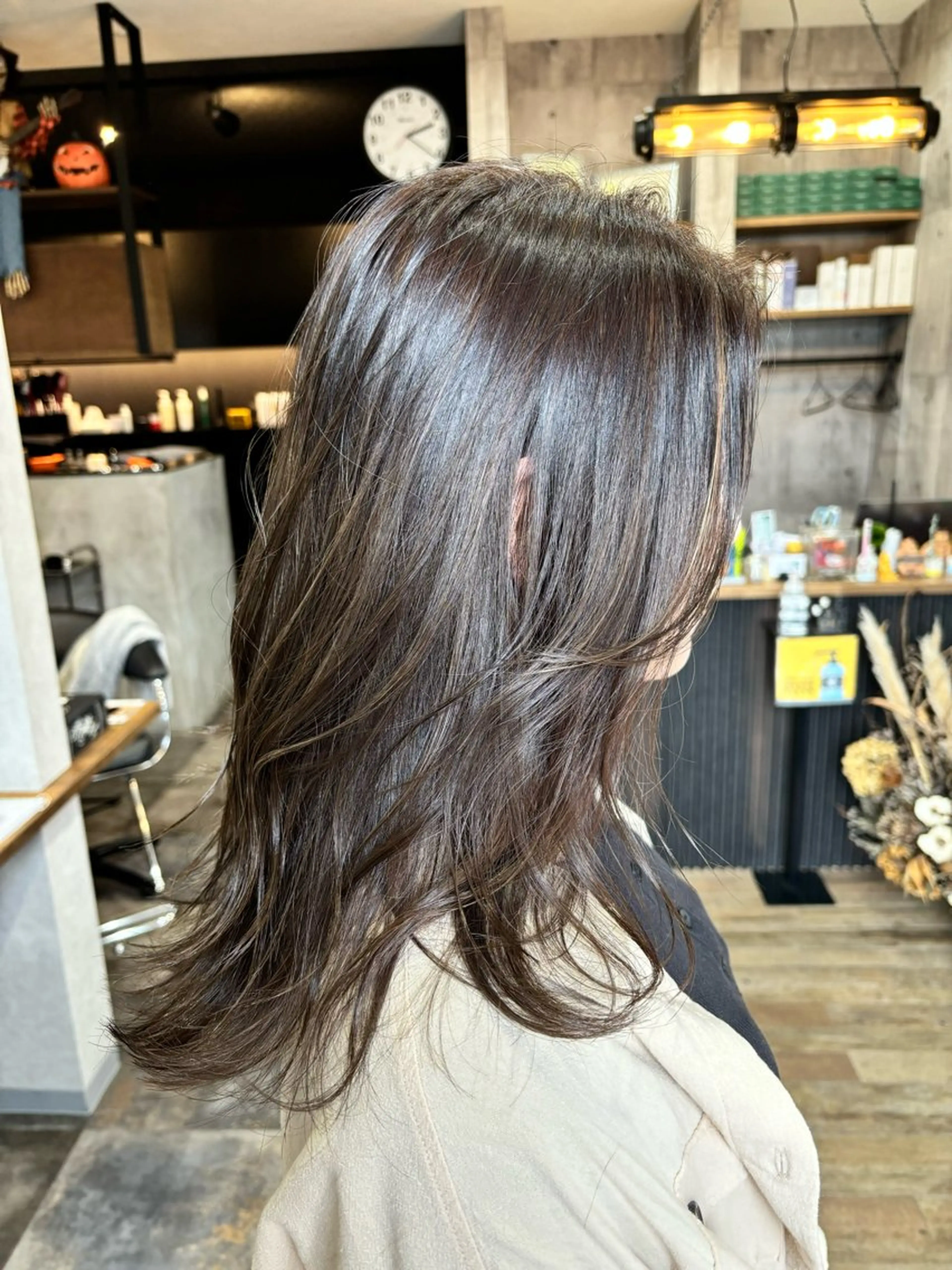 ミディアム レイヤーカット Welila by haku所属・Yuuki ウェリラバイハクのヘアスタイル