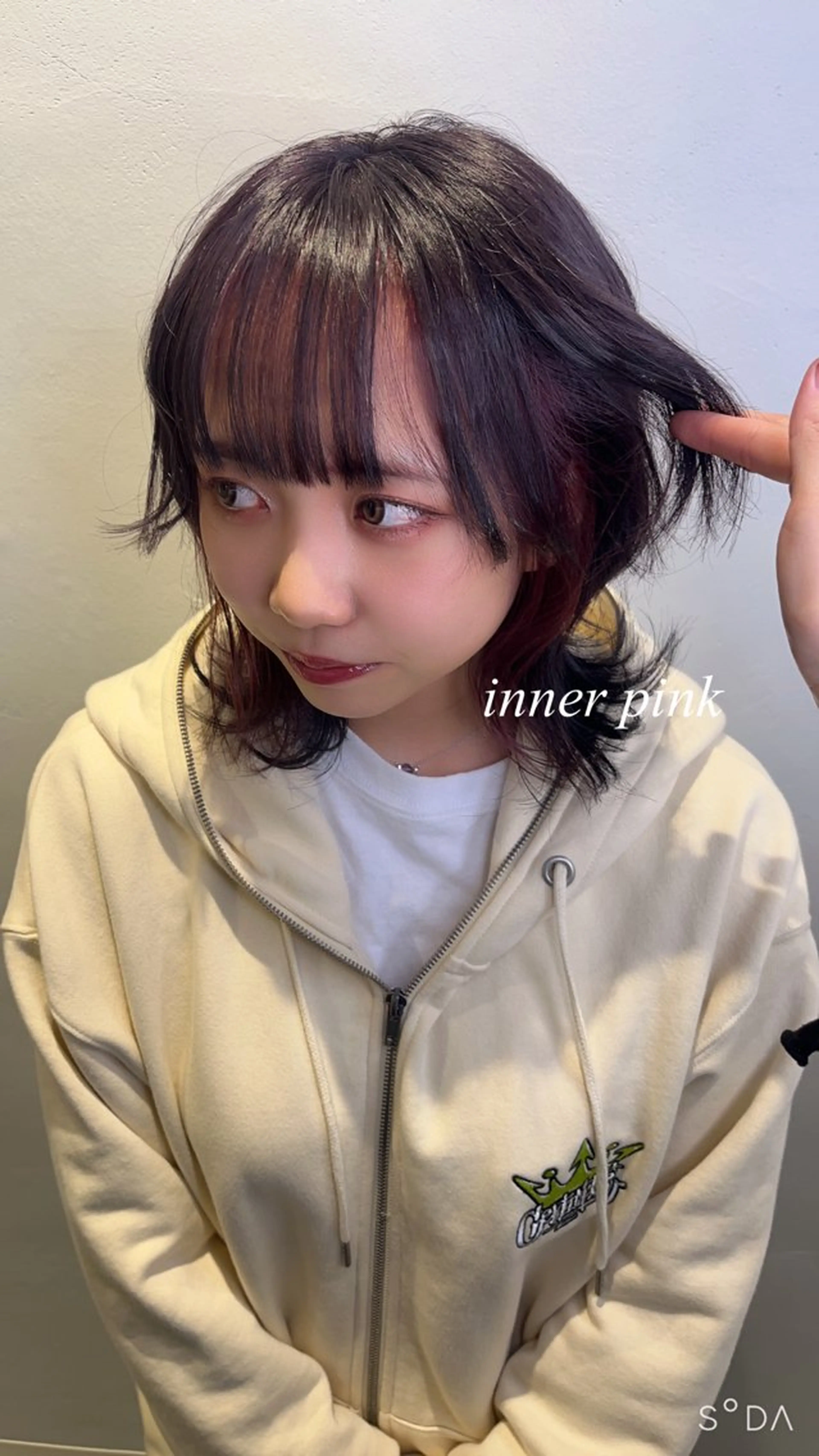 ショート カラー akane/ 縮毛矯正/暖色のヘアスタイル