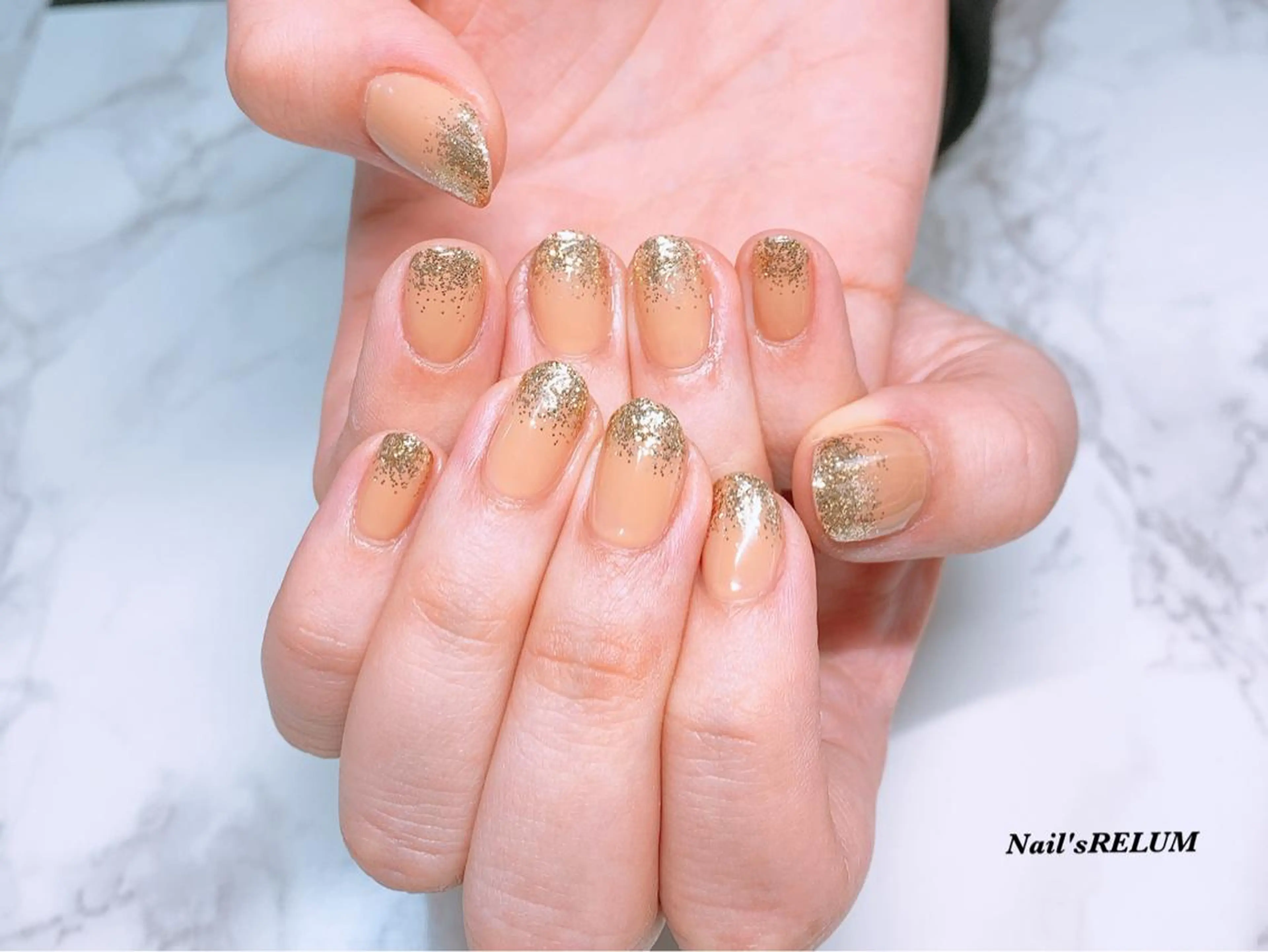 ネイル グラデーション 持ち込み ハンドネイル THECOLORS所属・近貞 莉奈のネイルデザイン