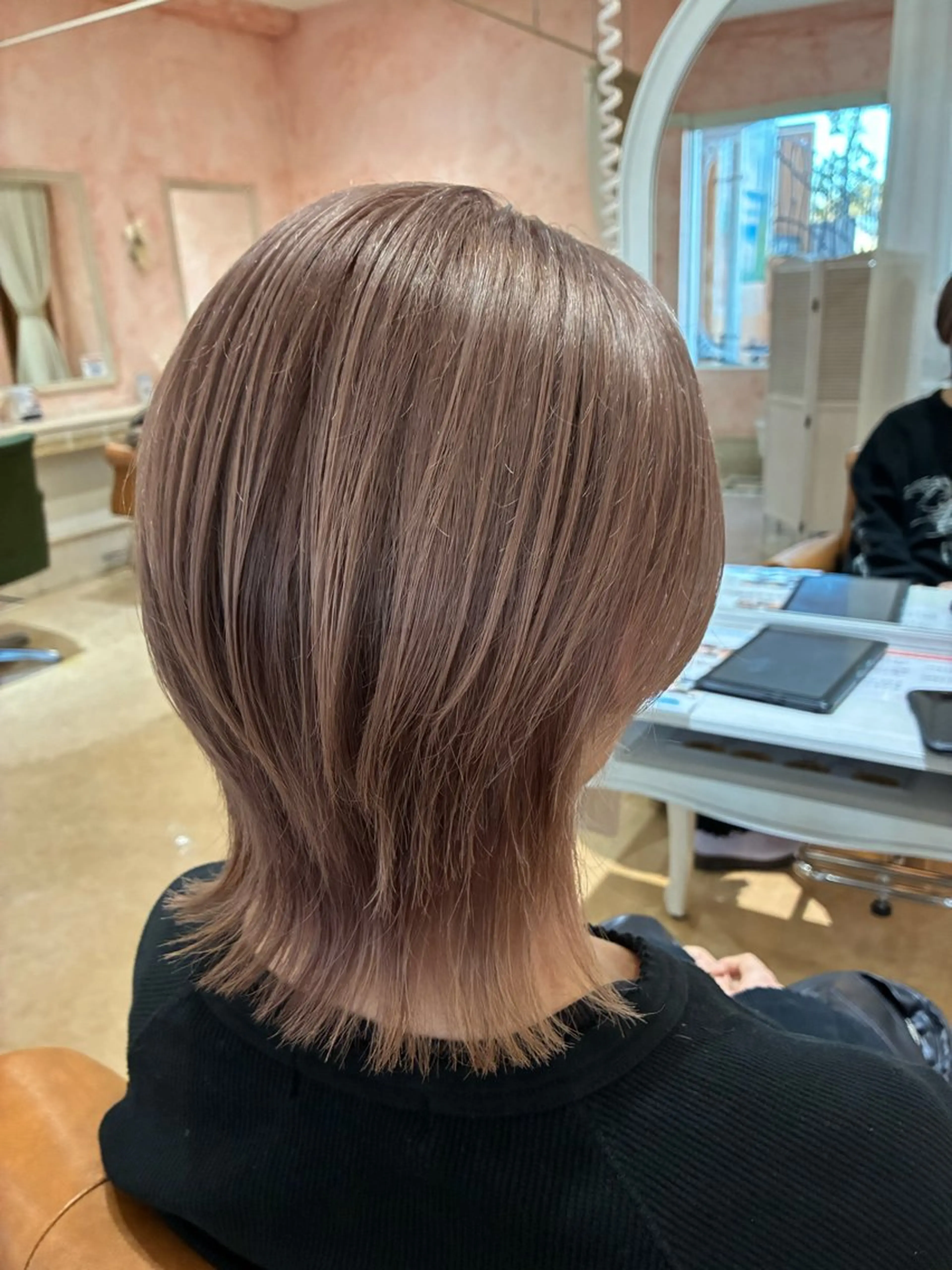 ショート カラー ヘアカラー おおやま たくみのヘアスタイル