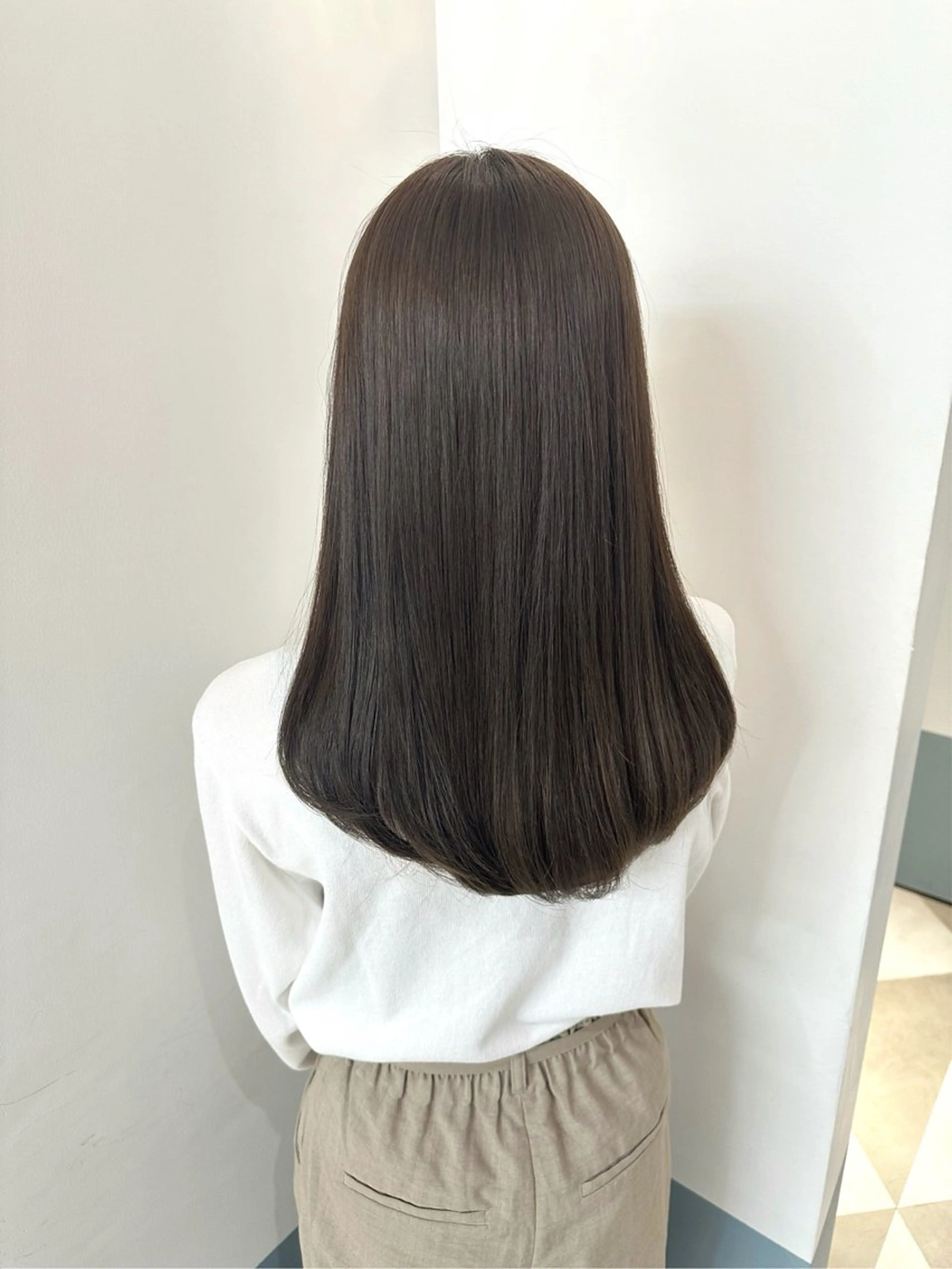 ロング カラー ベージュカラー ヘアカラー 安丸 結夏のヘアスタイル