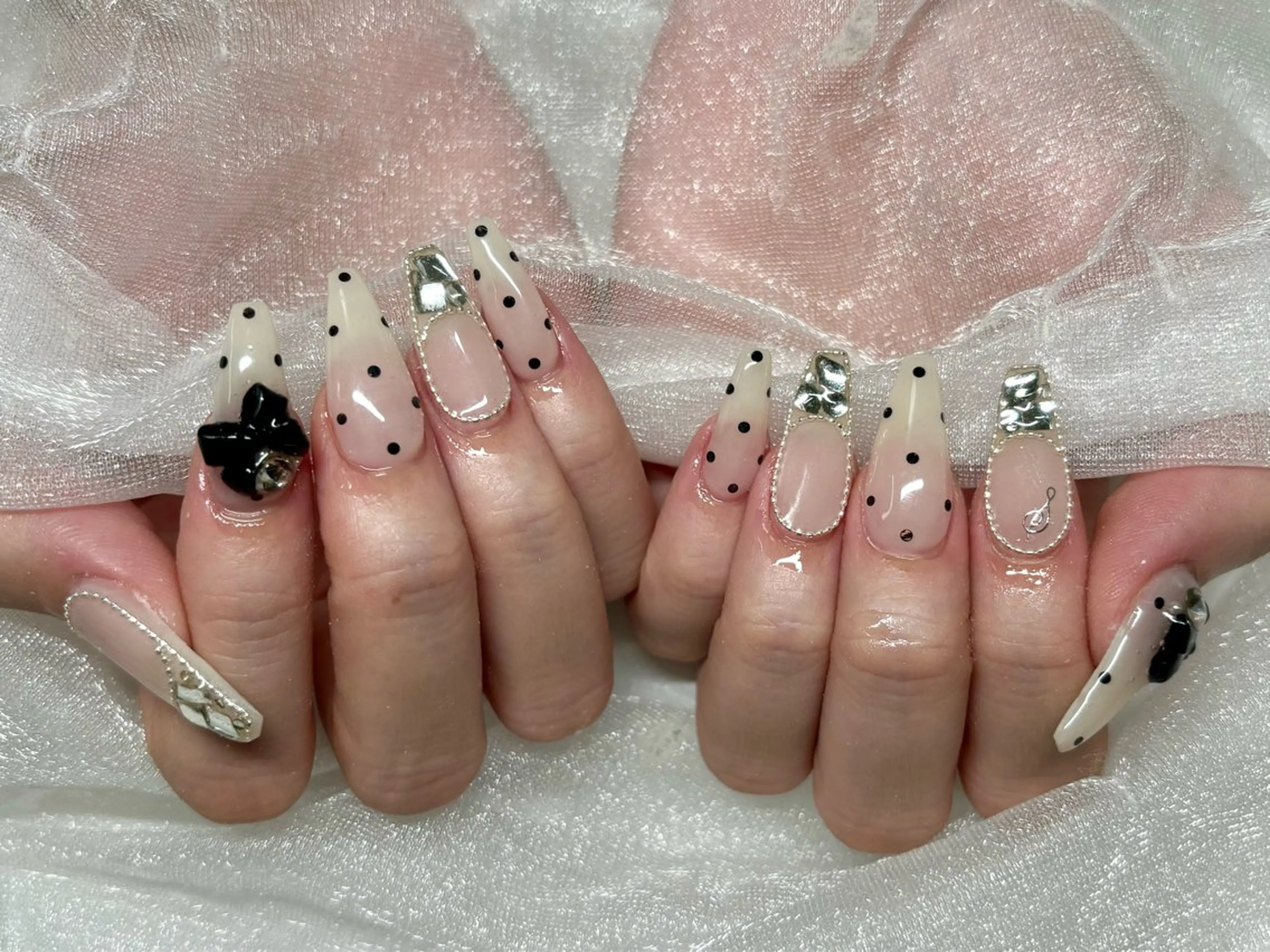 ネイル Roi〈ロワ〉 Akariのネイルデザイン