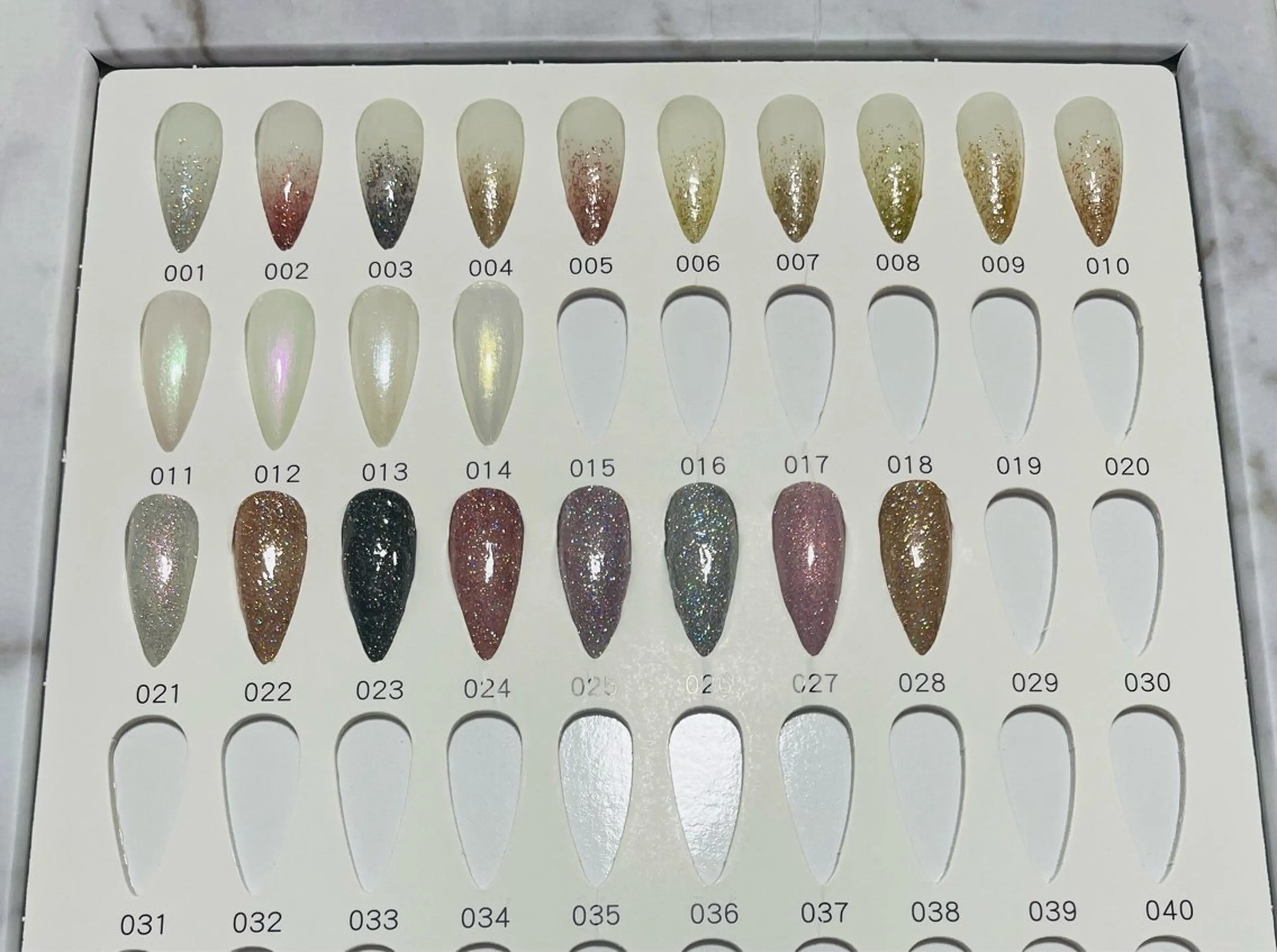 ネイル フラッシュネイル ラメ(グリッター) ラメグラデーション おか さきのネイルデザイン