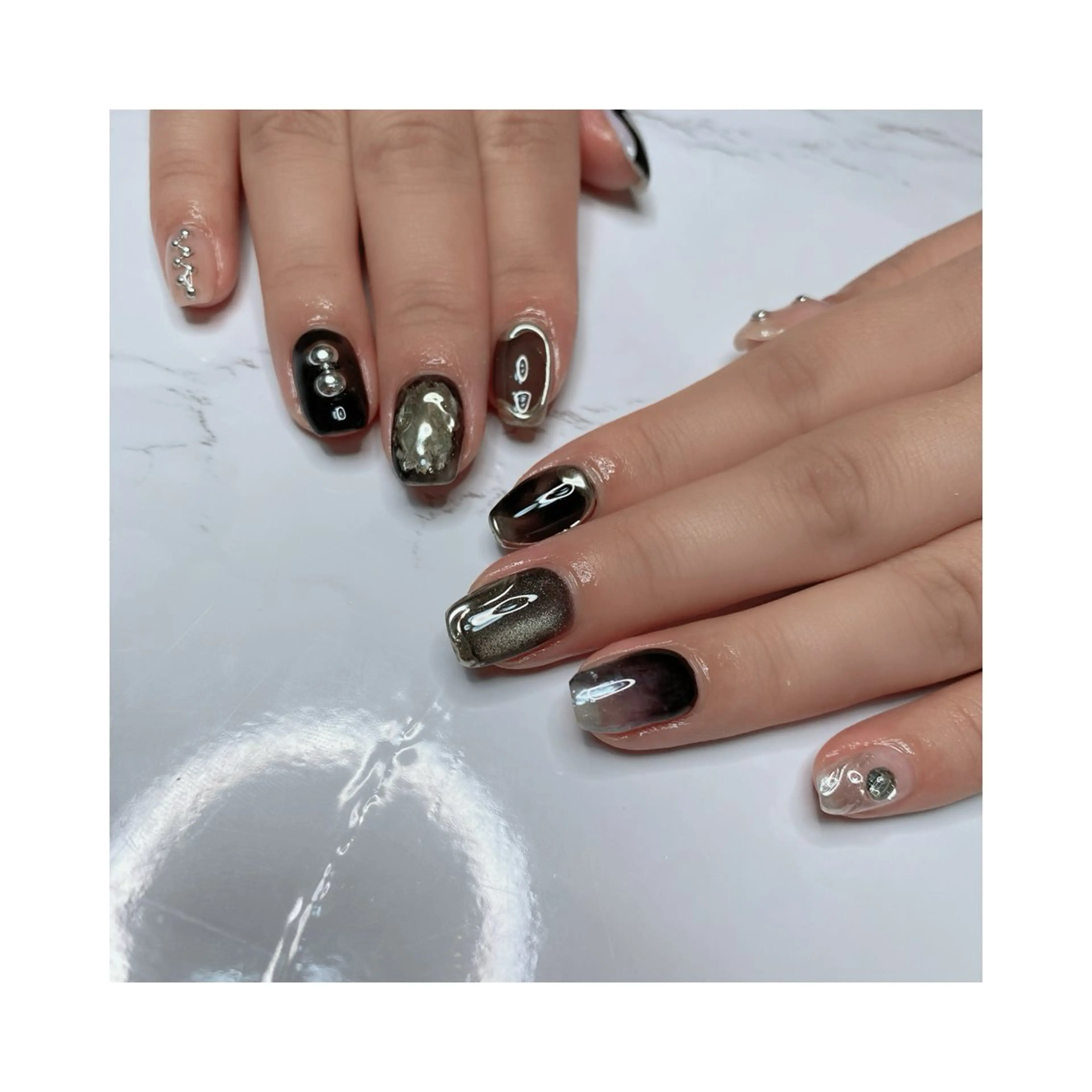 ネイル シルバー 上田 風香のネイルデザイン