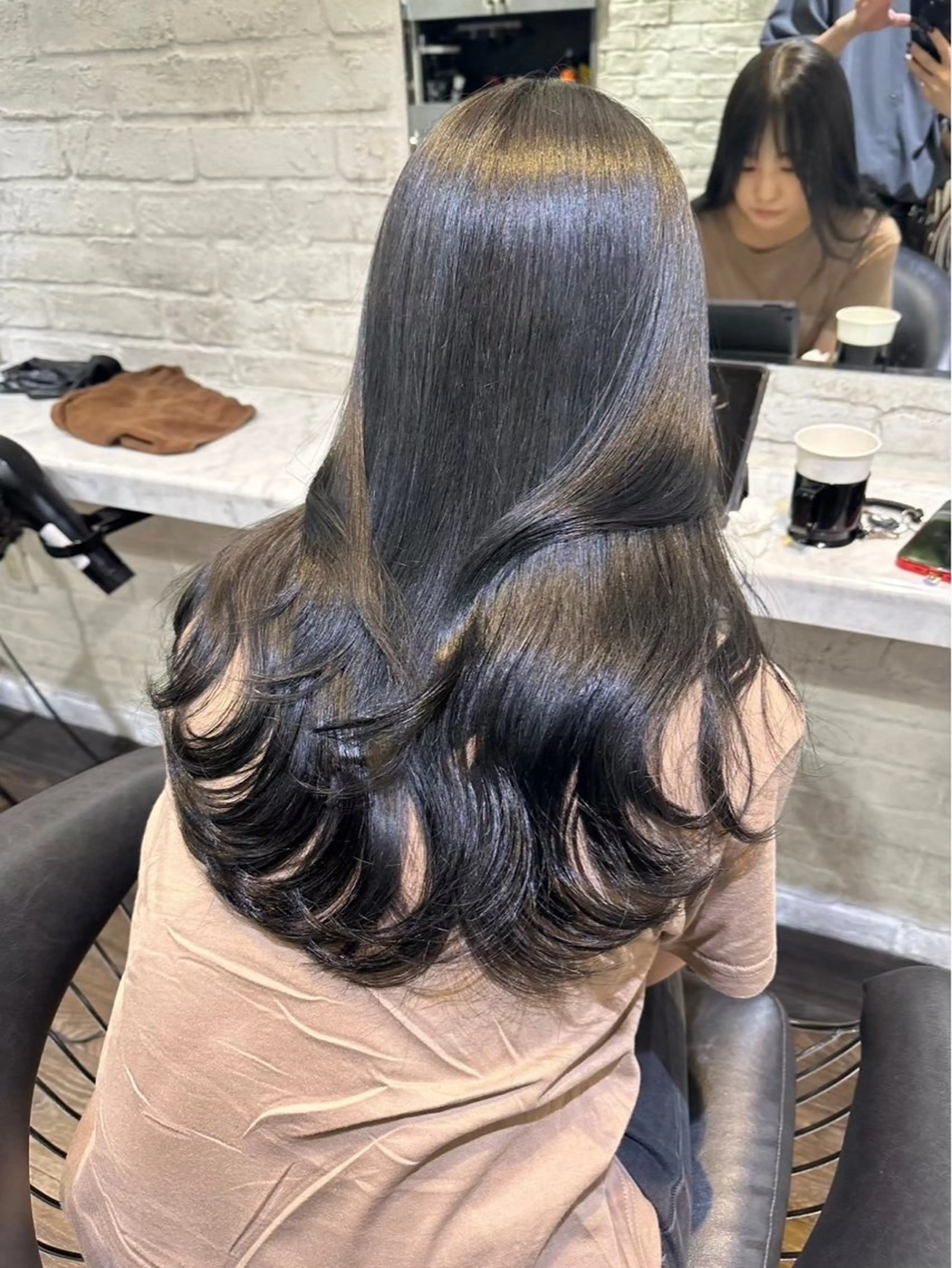 ロング Luce府中所属・透明感カラー🫧 ミクのヘアスタイル