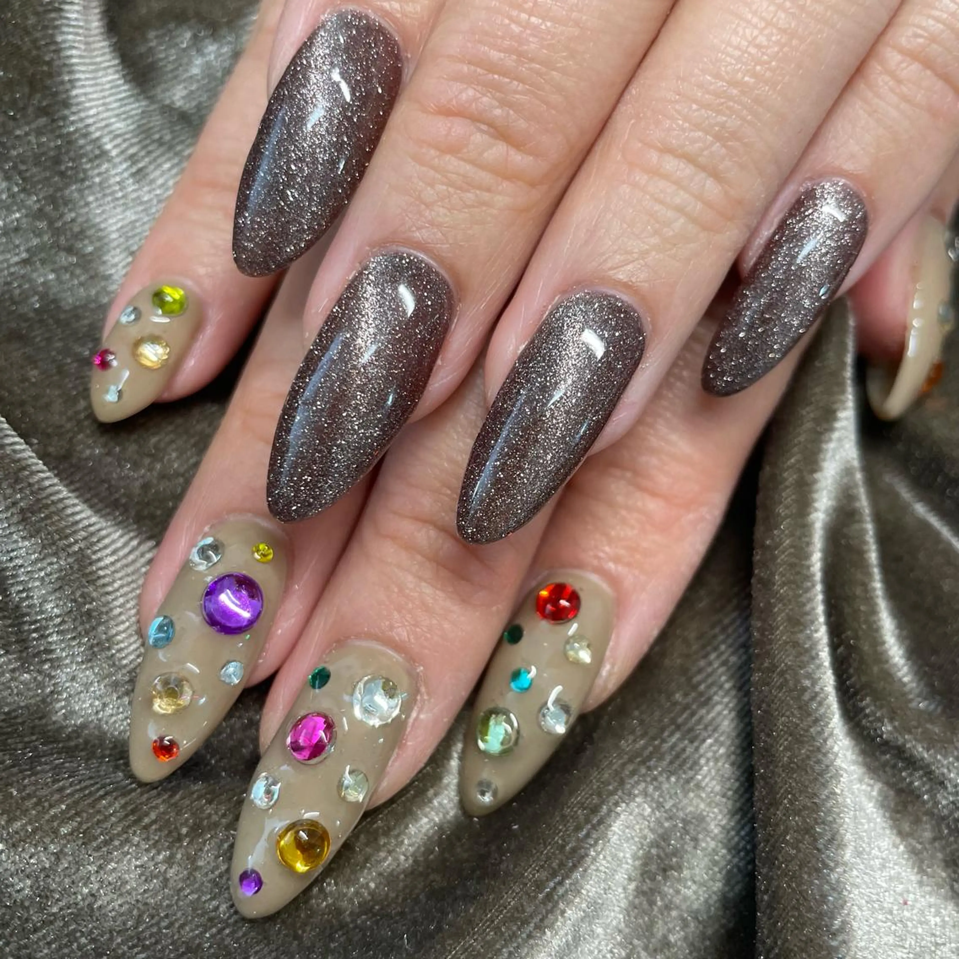 ネイル Beauty Salon amour所属・Seven's / NANAのネイルデザイン