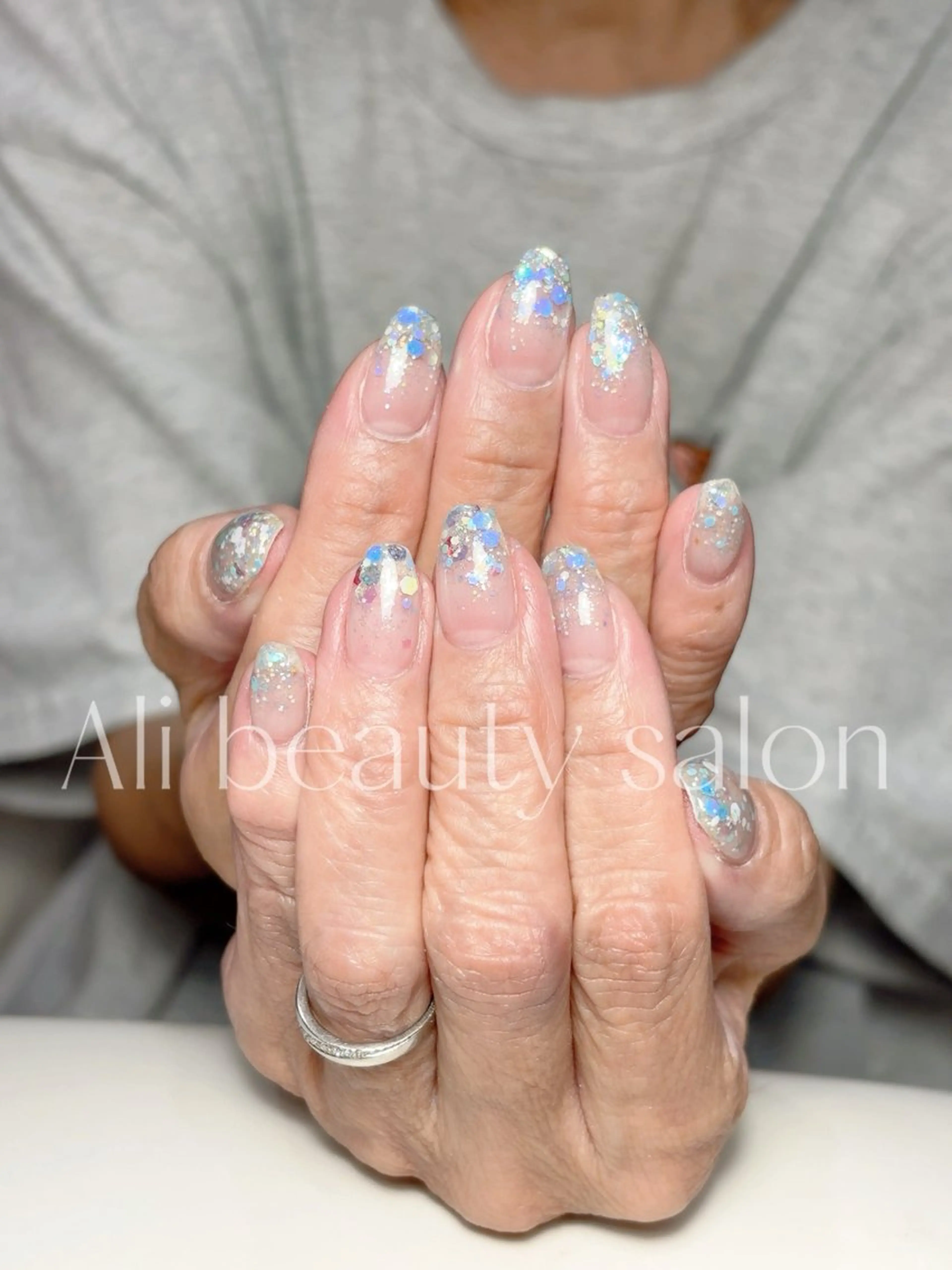 ネイル グラデーション ラメ(グリッター) ラメグラデーション ハンドネイル Ali 新小岩 ネイル専門のネイルデザイン