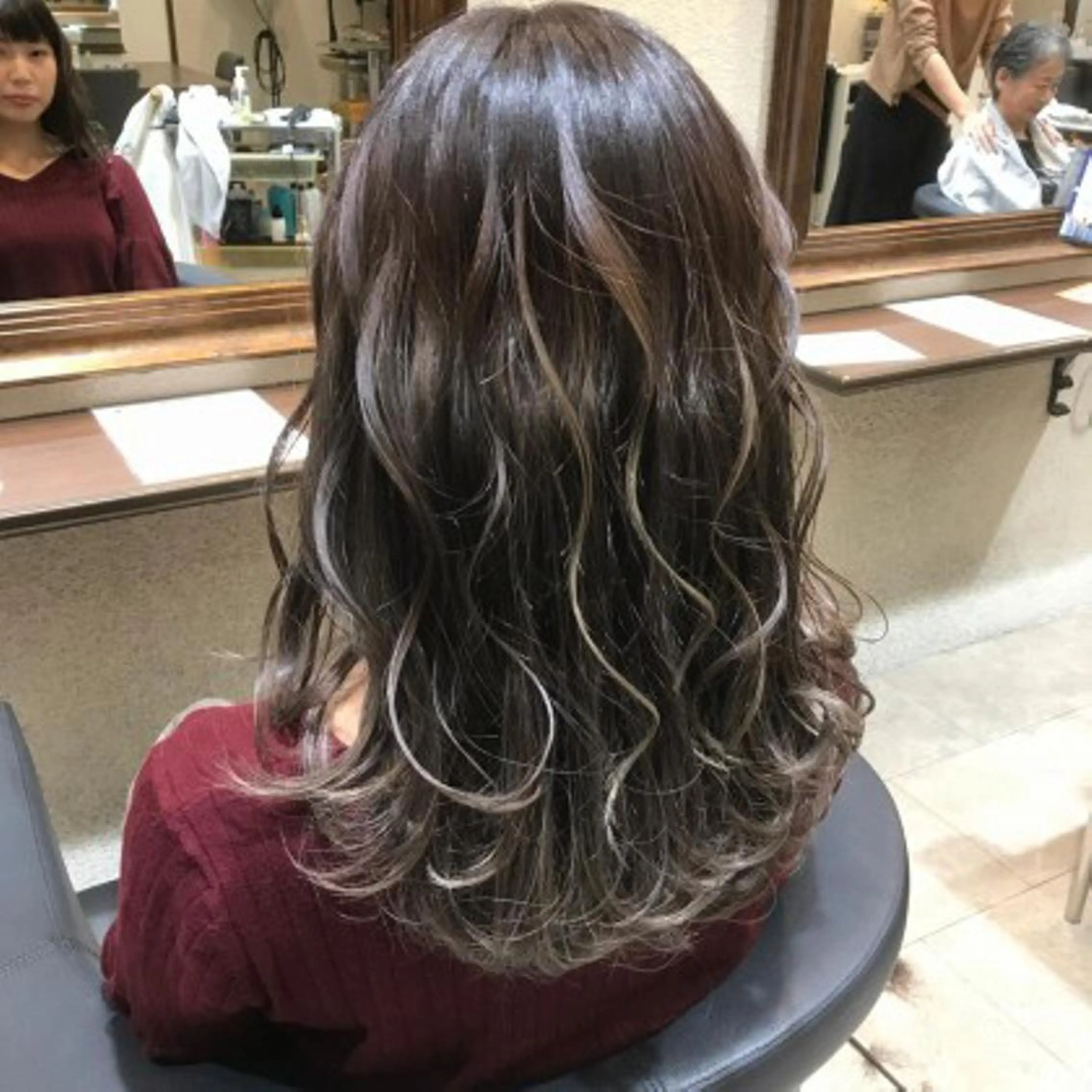ミディアム カラー sharesalon セキケイタのヘアスタイル