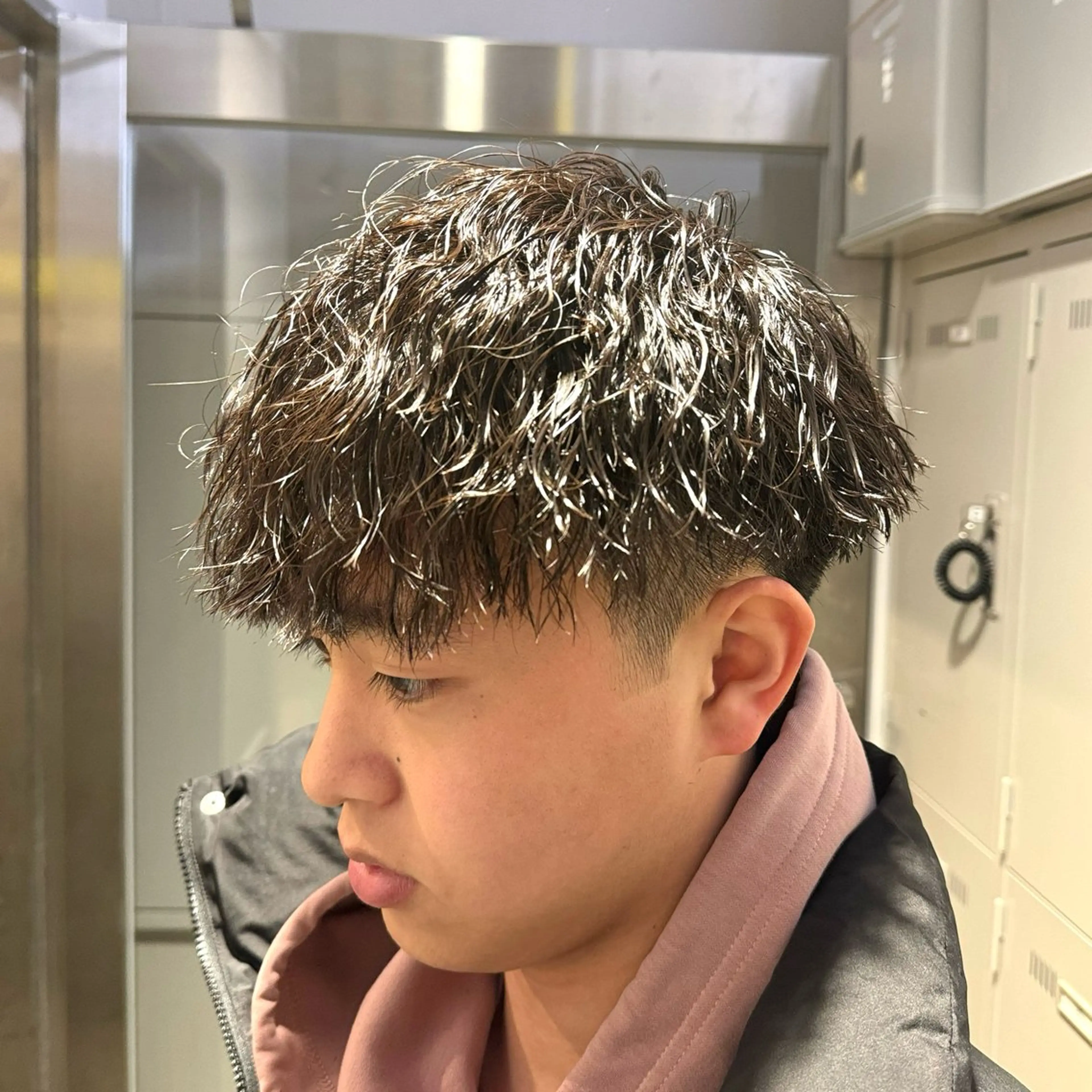 ショート パーマ ヘアアレンジ メンズ メンズパーマ 艶カラー の達人のヘアスタイル