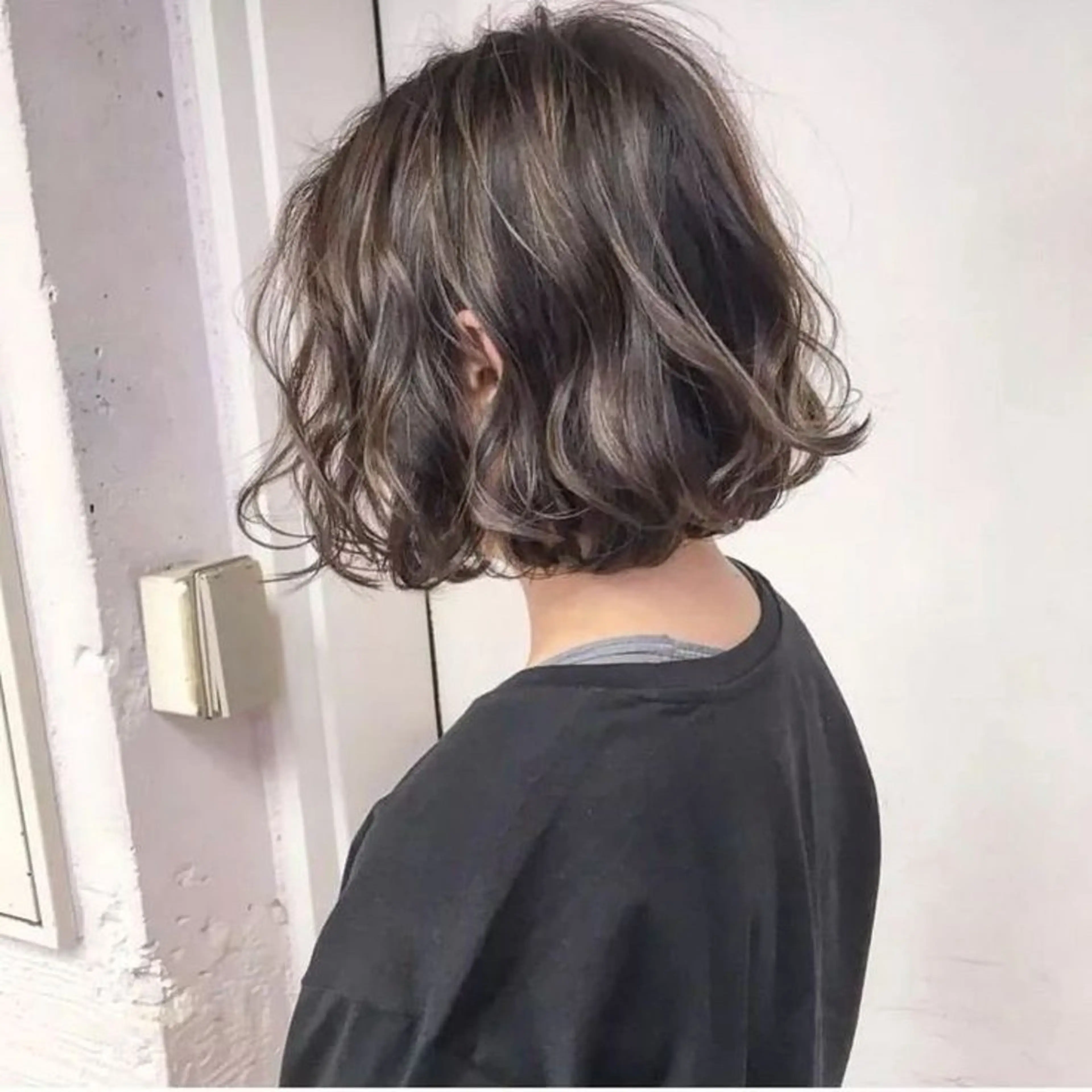 ミディアム カラー パーマ ミディアムパーマ 森山 陽菜のヘアスタイル