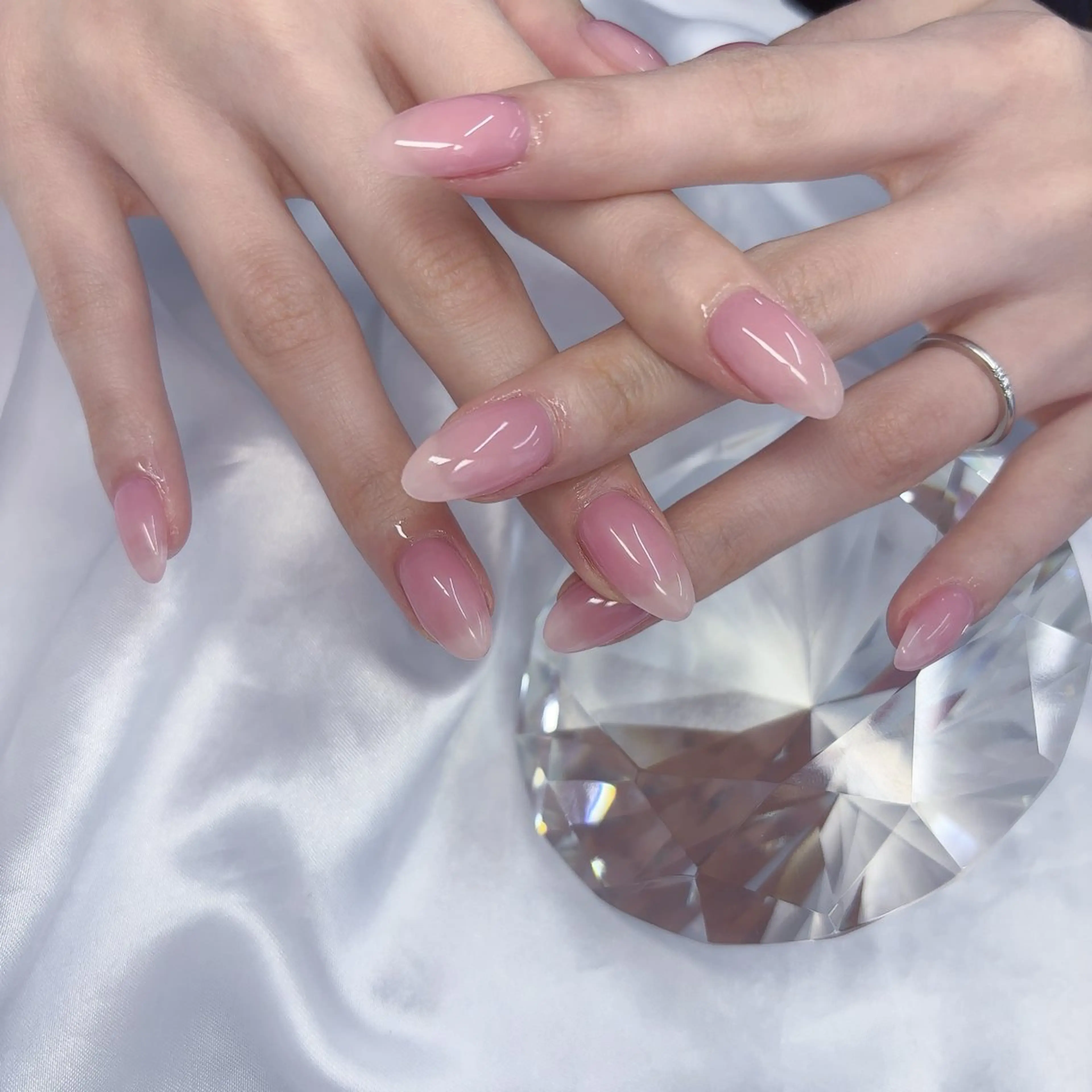 ネイル オーロラネイル フットネイル フレンチネイル ガラスフレンチ 氷ネイル・うるうるネイル ハンドネイル Lance nailのネイルデザイン