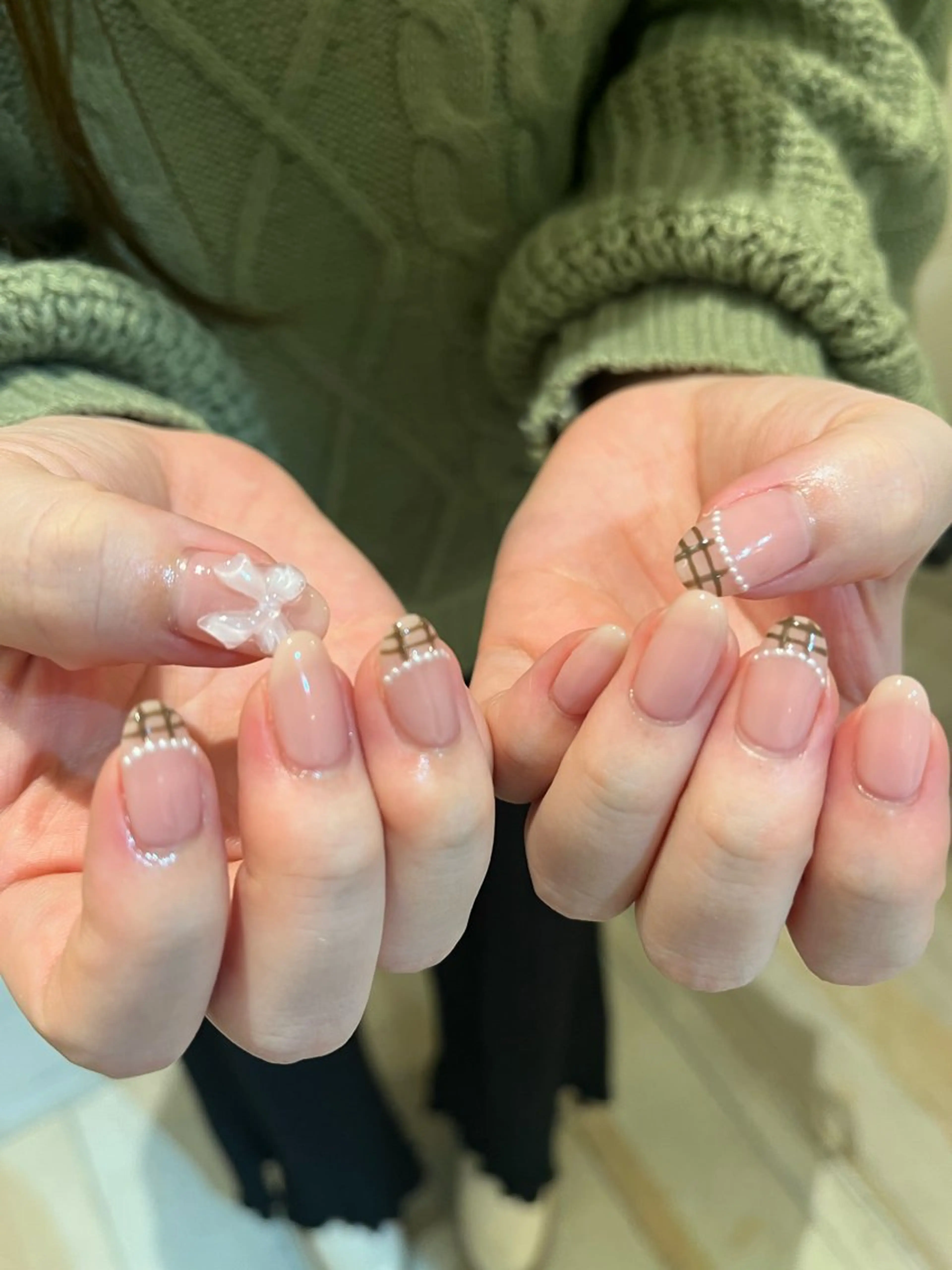 ネイル ガーリー ハンドネイル Momone ／渋谷／パラジェルのネイルデザイン