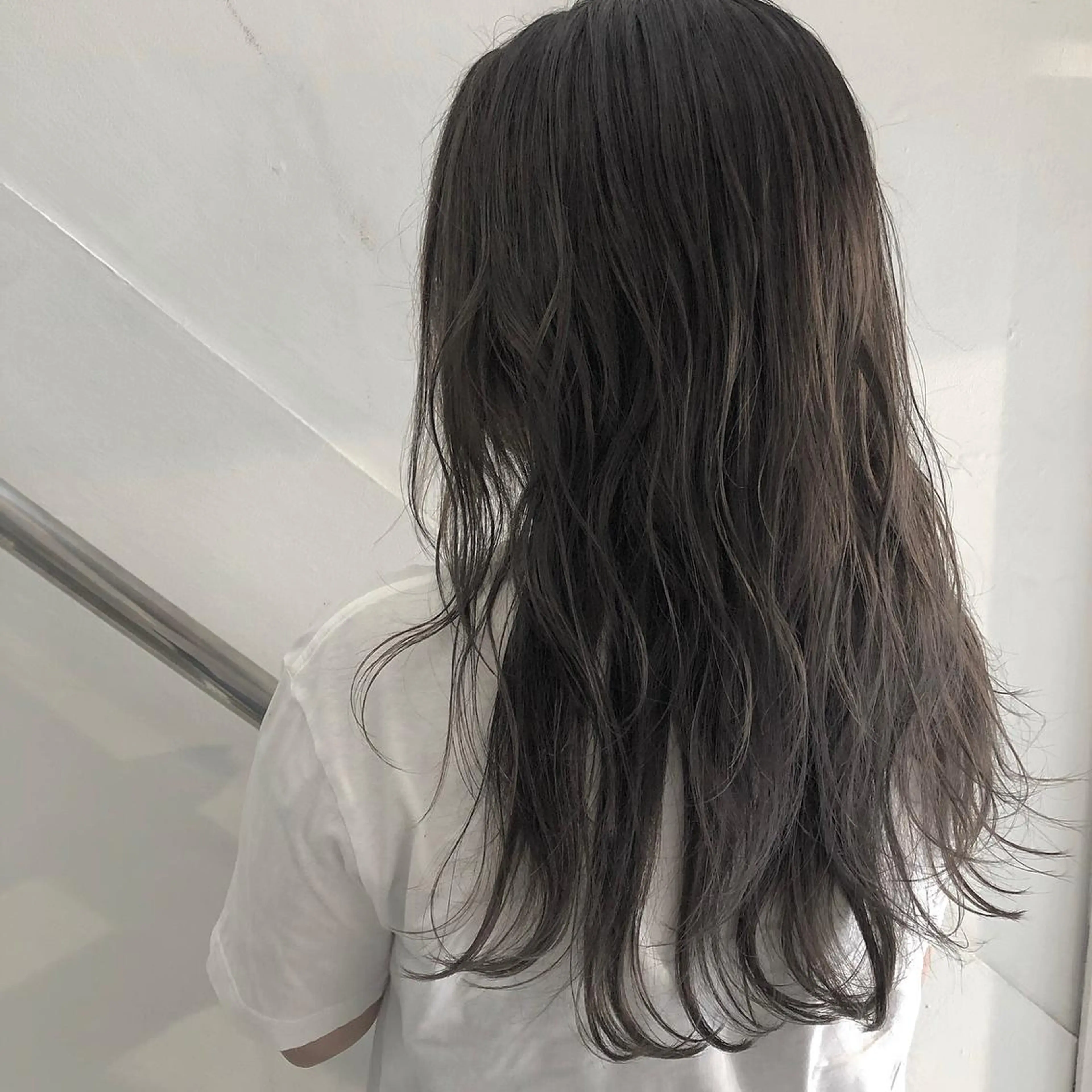 ロング カラー CLUTCH天王寺 西藤遥河のヘアスタイル