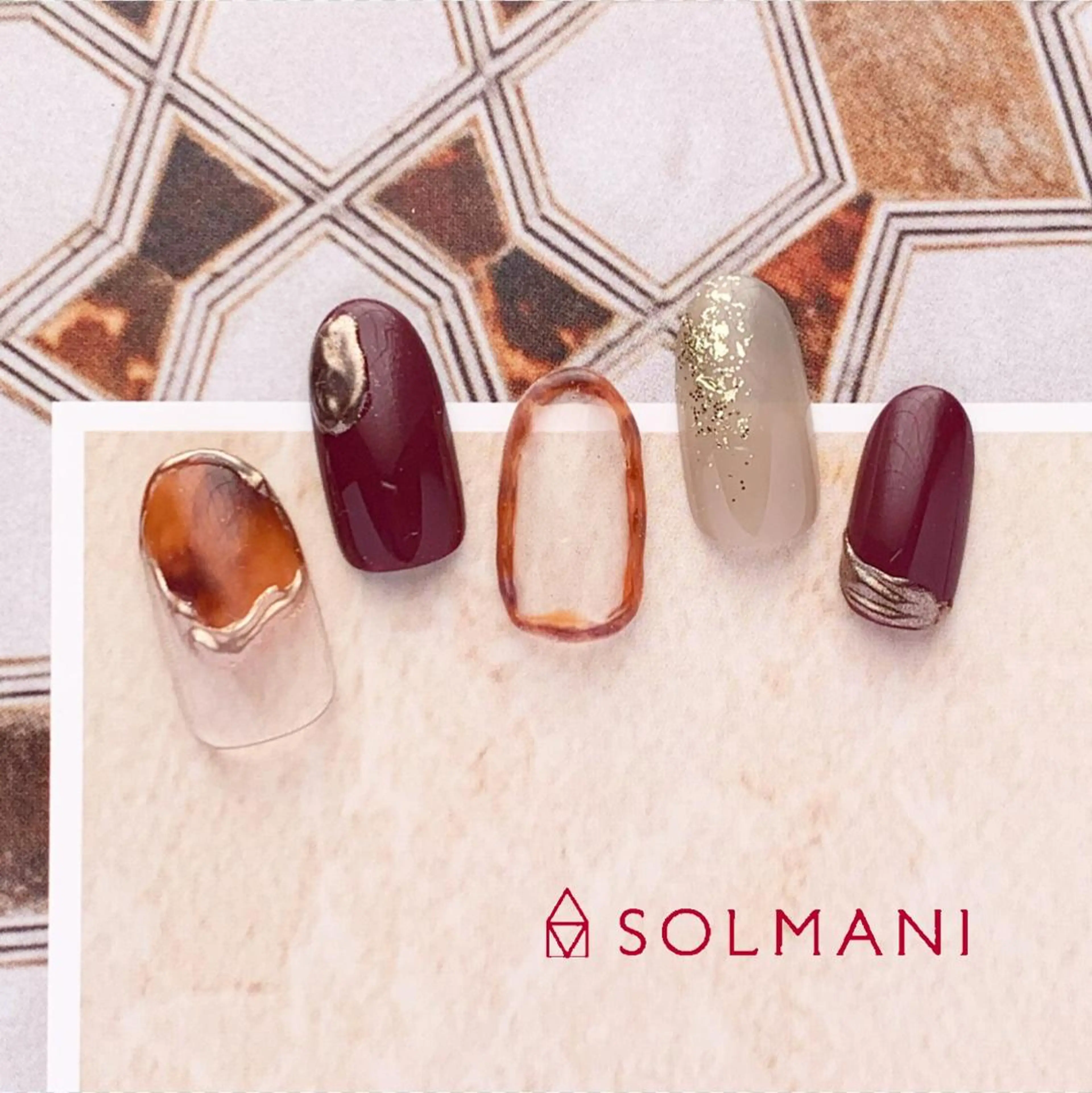 ネイル べっ甲ネイル ニュアンスネイル SOLMANI 予約担当のネイルデザイン