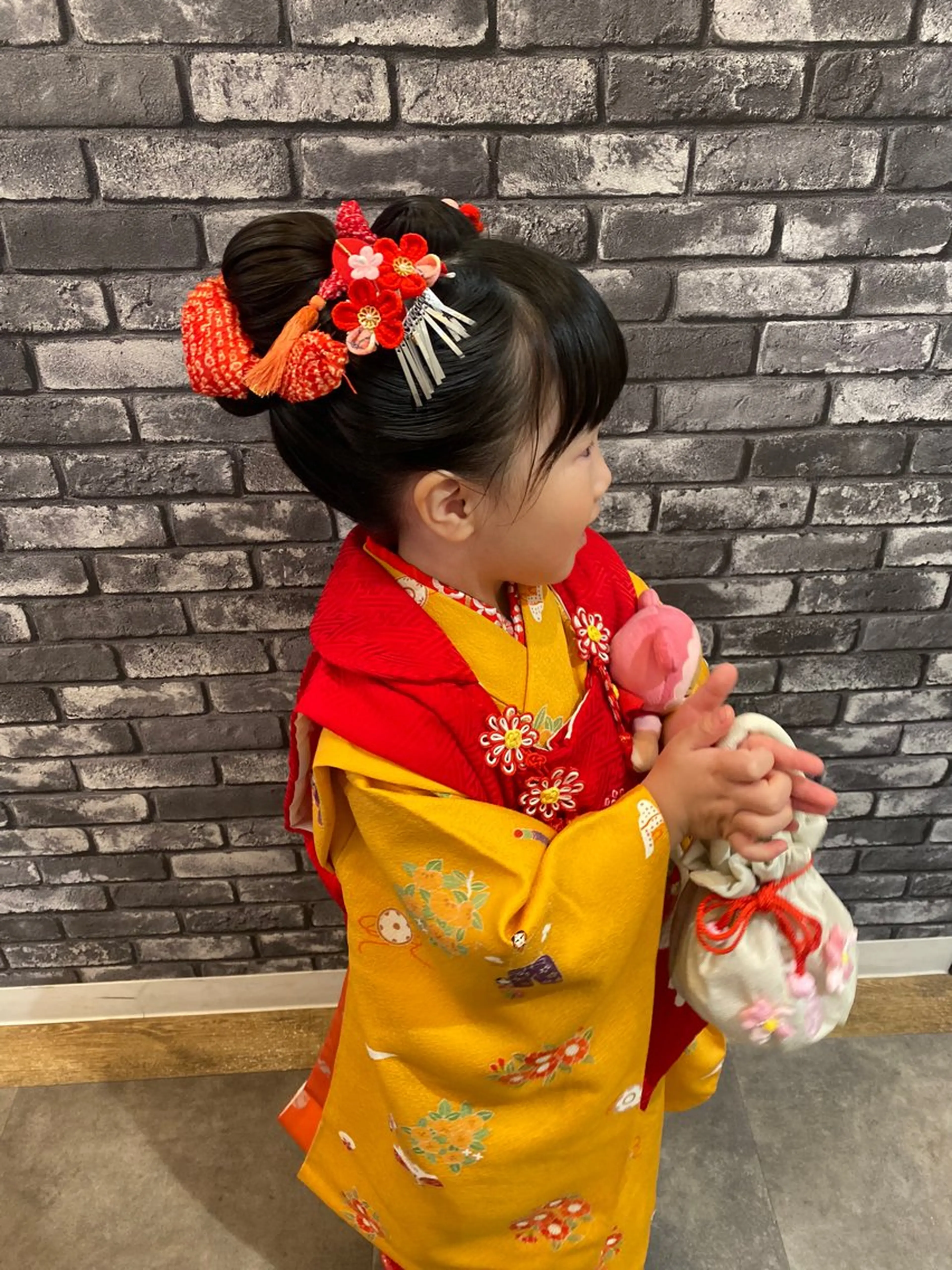 👧🏻七五三・女の子被布着付け＋ヘアセット（3歳女の子のお支度に♡）＋1,800円でメイク可能お祝いのプレゼント付き✨の写真