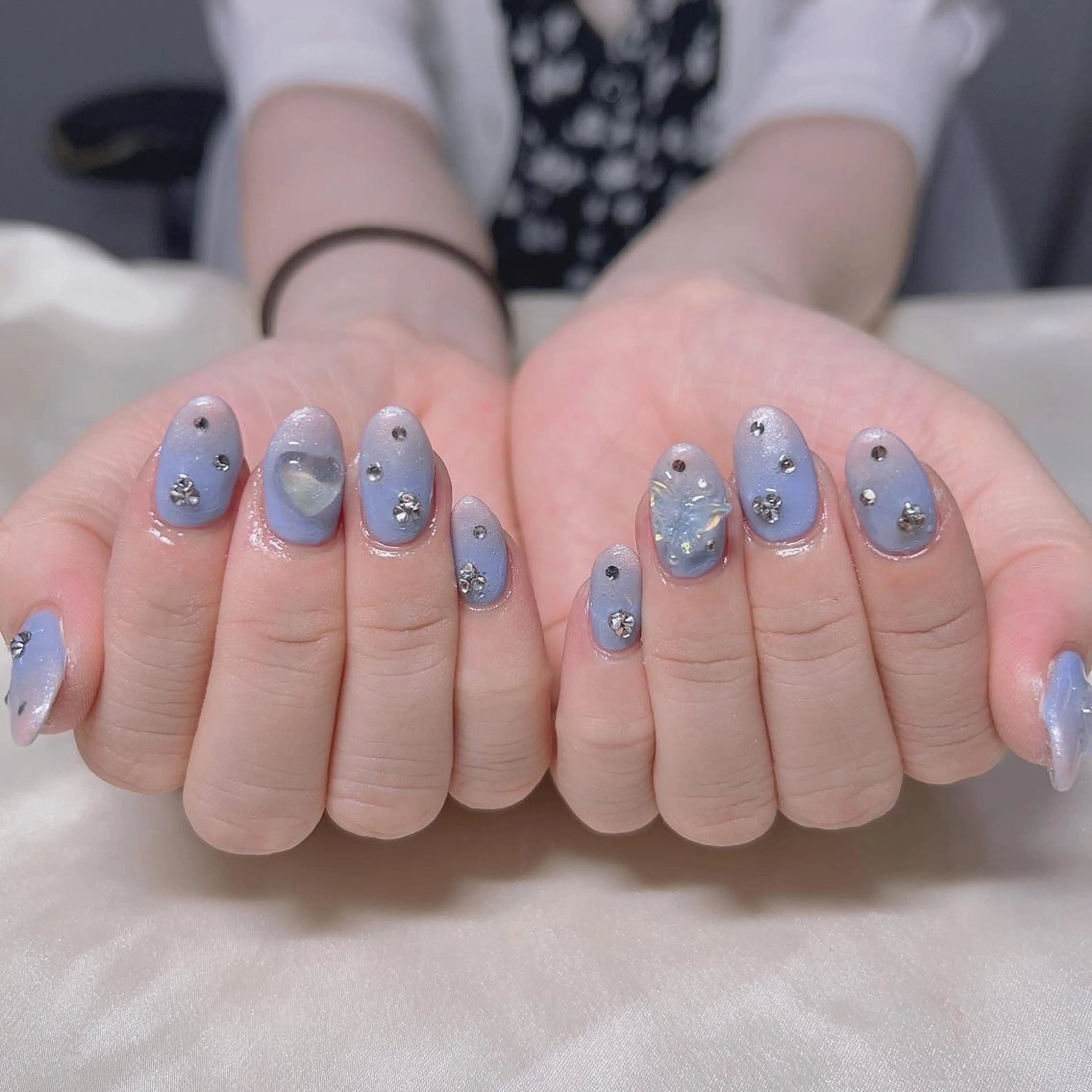 ネイル マツエク・マツパ アイブロウ 眉カラー 韓国風マツエク パリジェンヌラッシュリフト まつげパーマ ワンホンマツエク ハンドネイル Nail&eye Belire 新宿のネイルデザイン