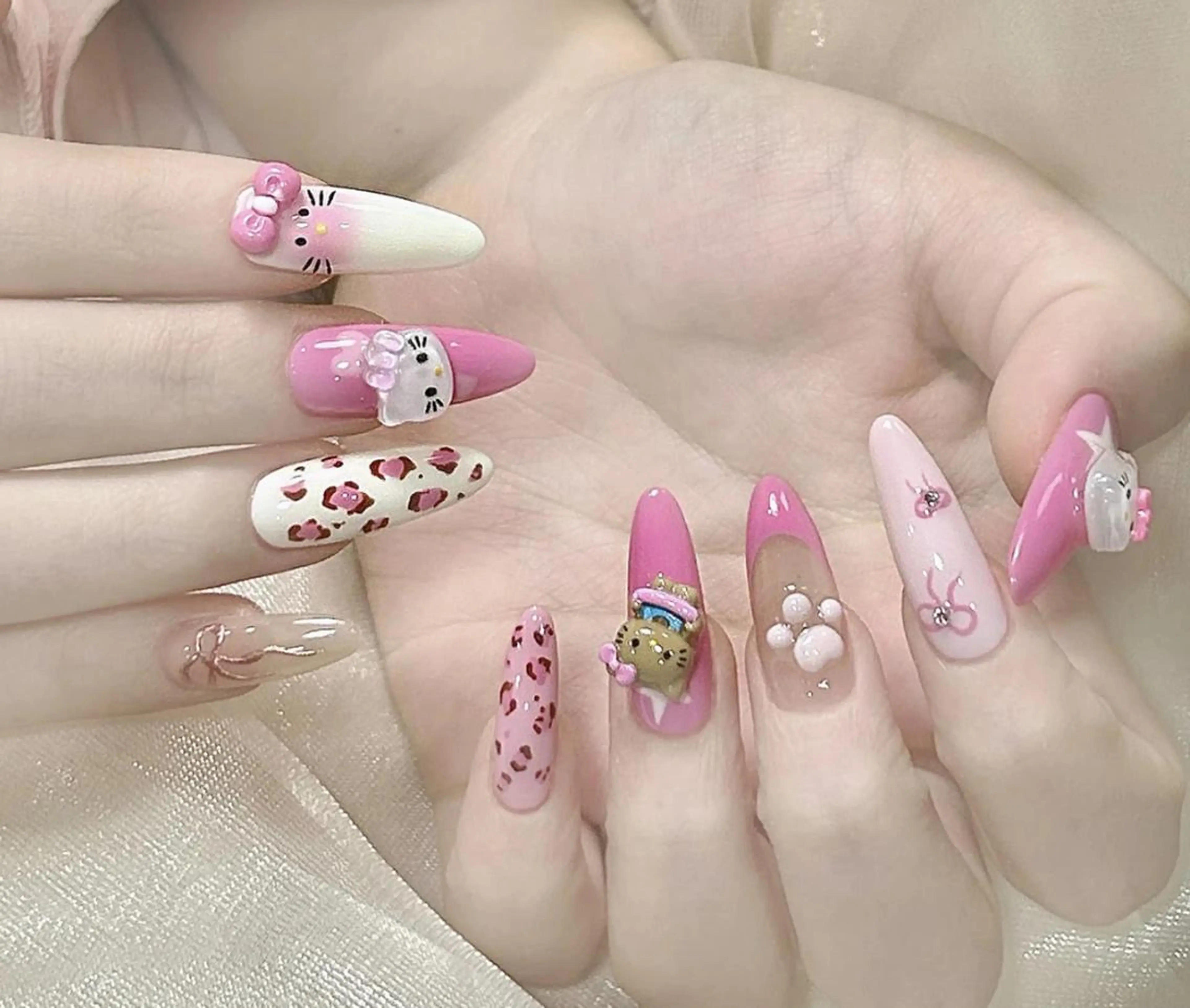 ネイル ハンドネイル 🎀 Ayaka_nailのネイルデザイン