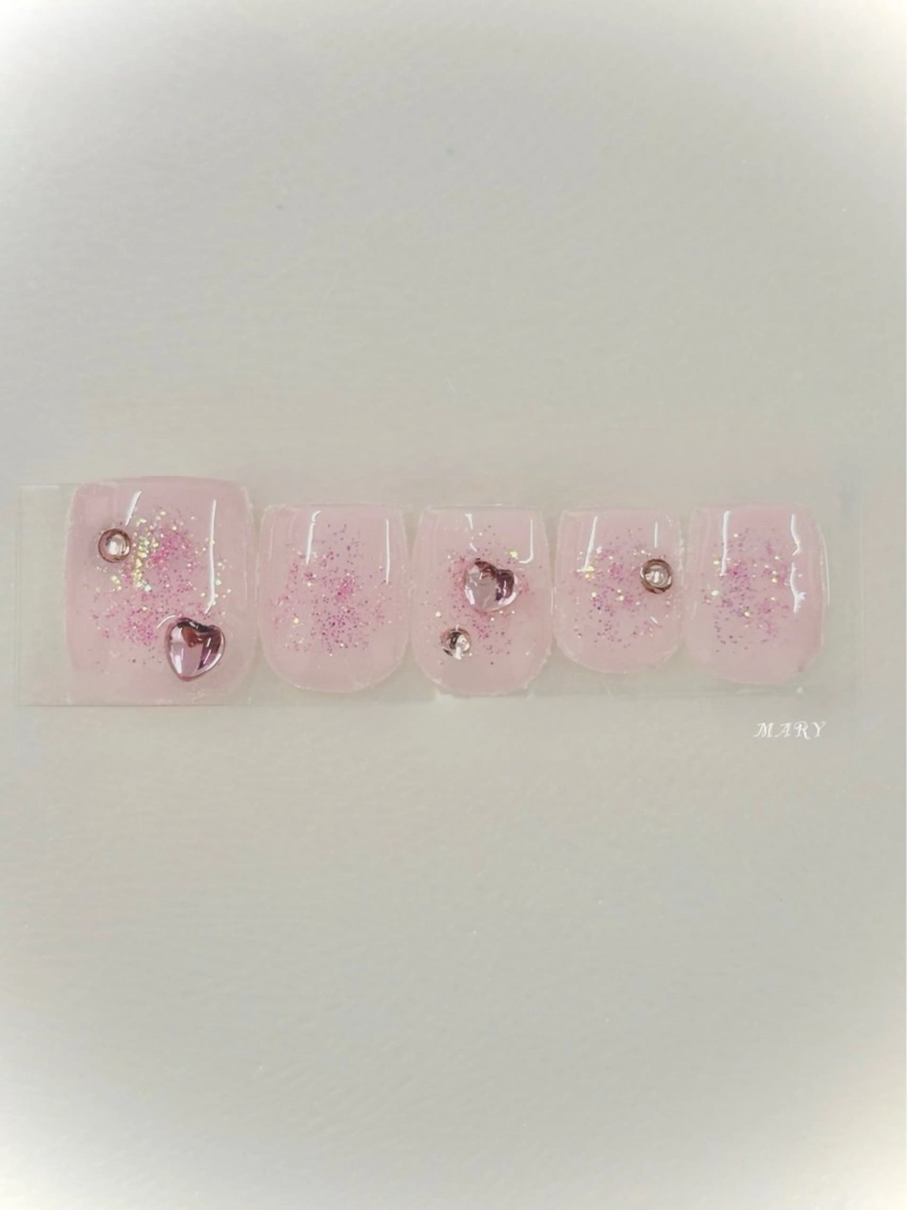 ネイル フットネイル ハート ラメ(グリッター) ニュアンスネイル ピンク フットネイル Mary nail所属・Mary nail .narumiのネイルデザイン