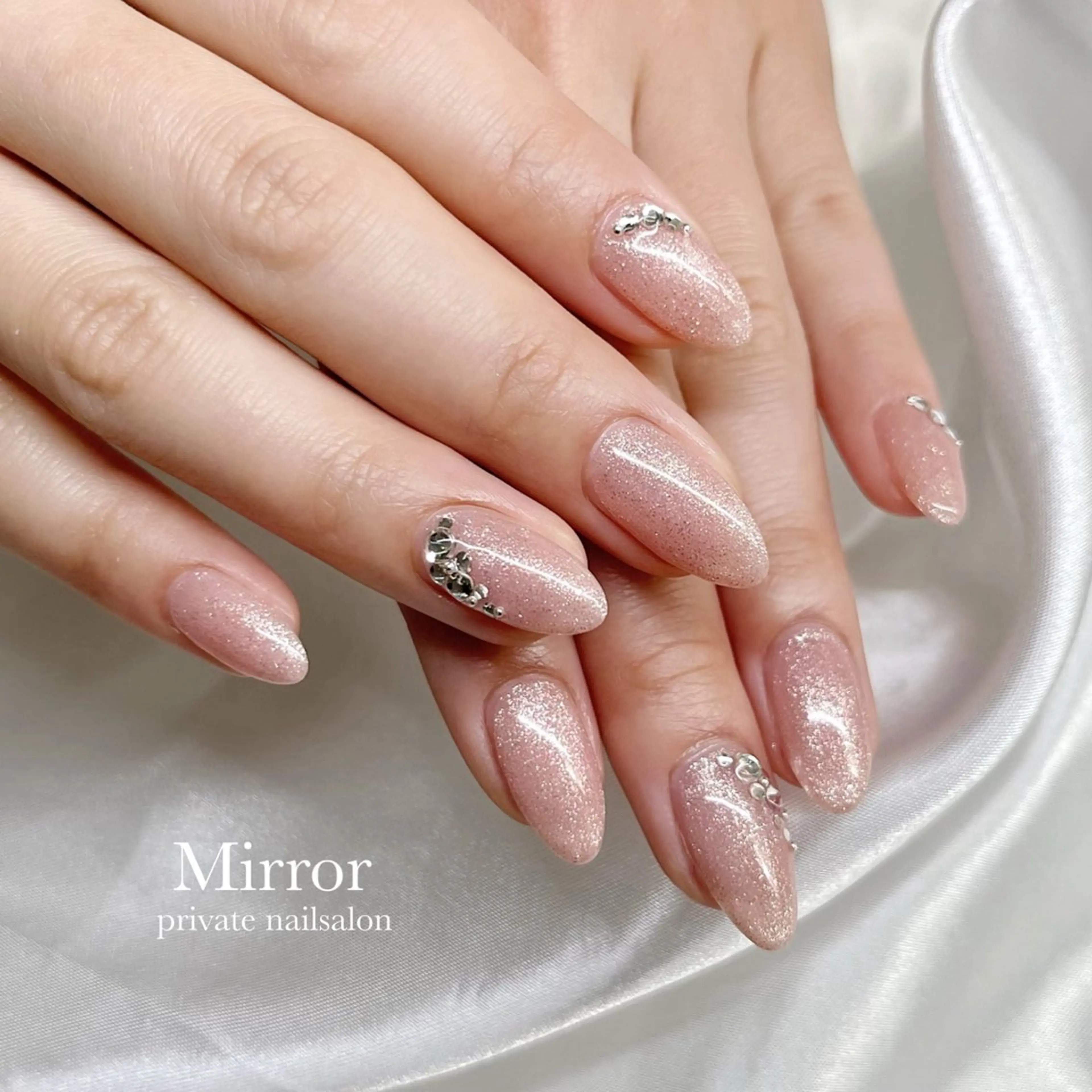 ネイル nailsalon Mirrorのネイルデザイン