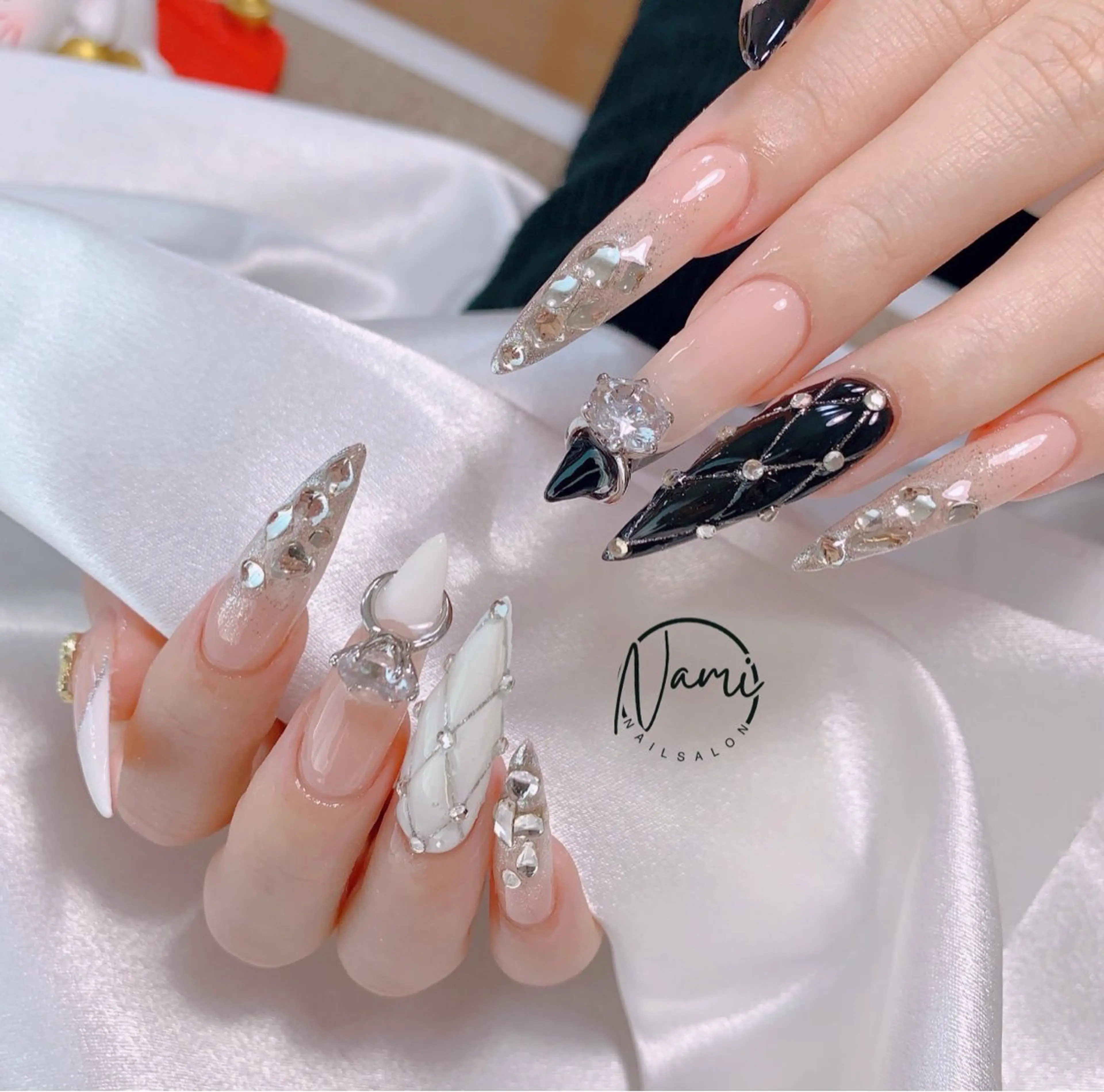 ネイル 長さ出し ガーリー 韓国ネイル ロングネイル 持ち込み ハンドネイル Nami nail salon所属・Nami nail salonのネイルデザイン