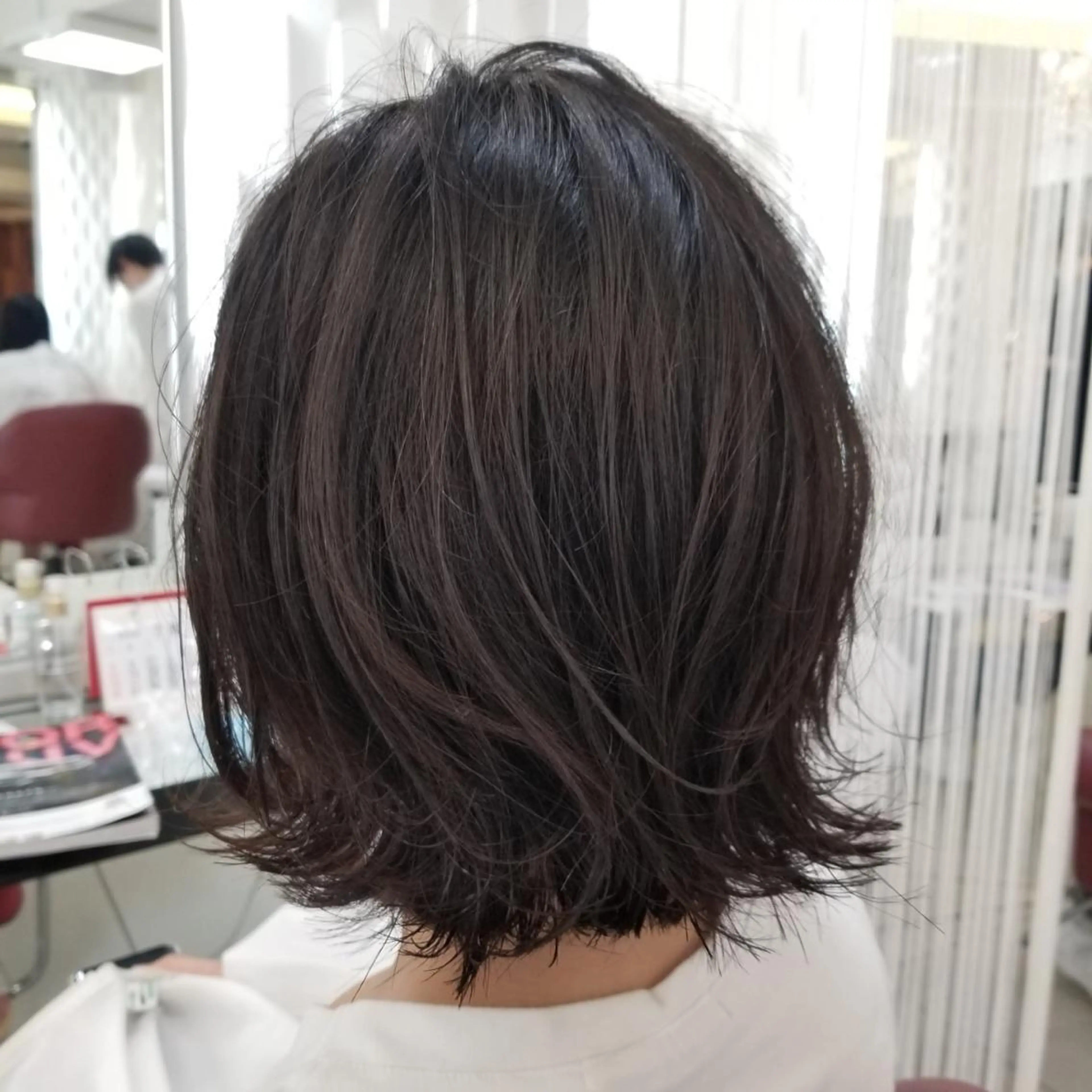 ミディアム 瀬川 茉衣子のヘアスタイル