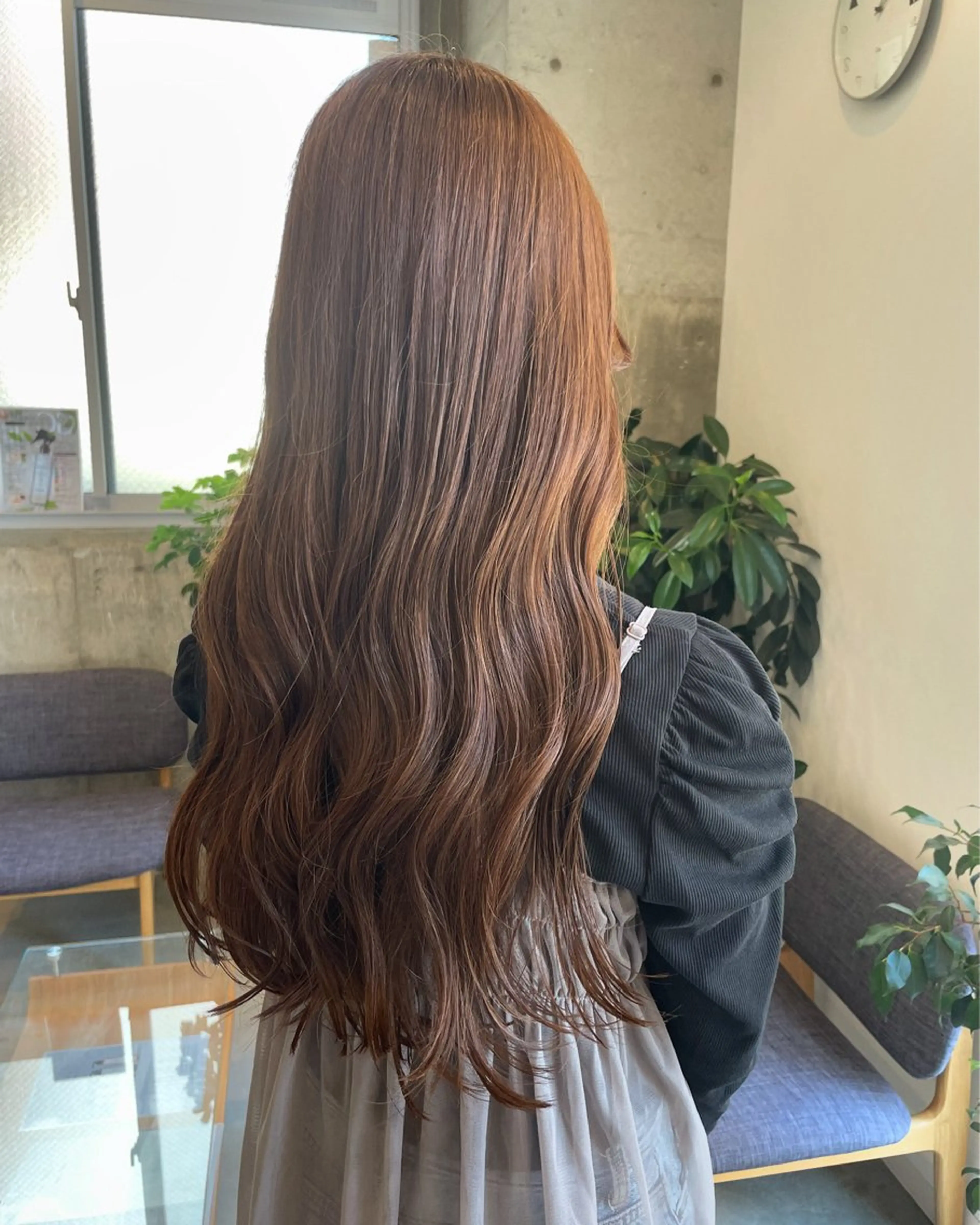 ロング カラー nia所属・柔らかブラウン/栄/ tomitaのヘアスタイル