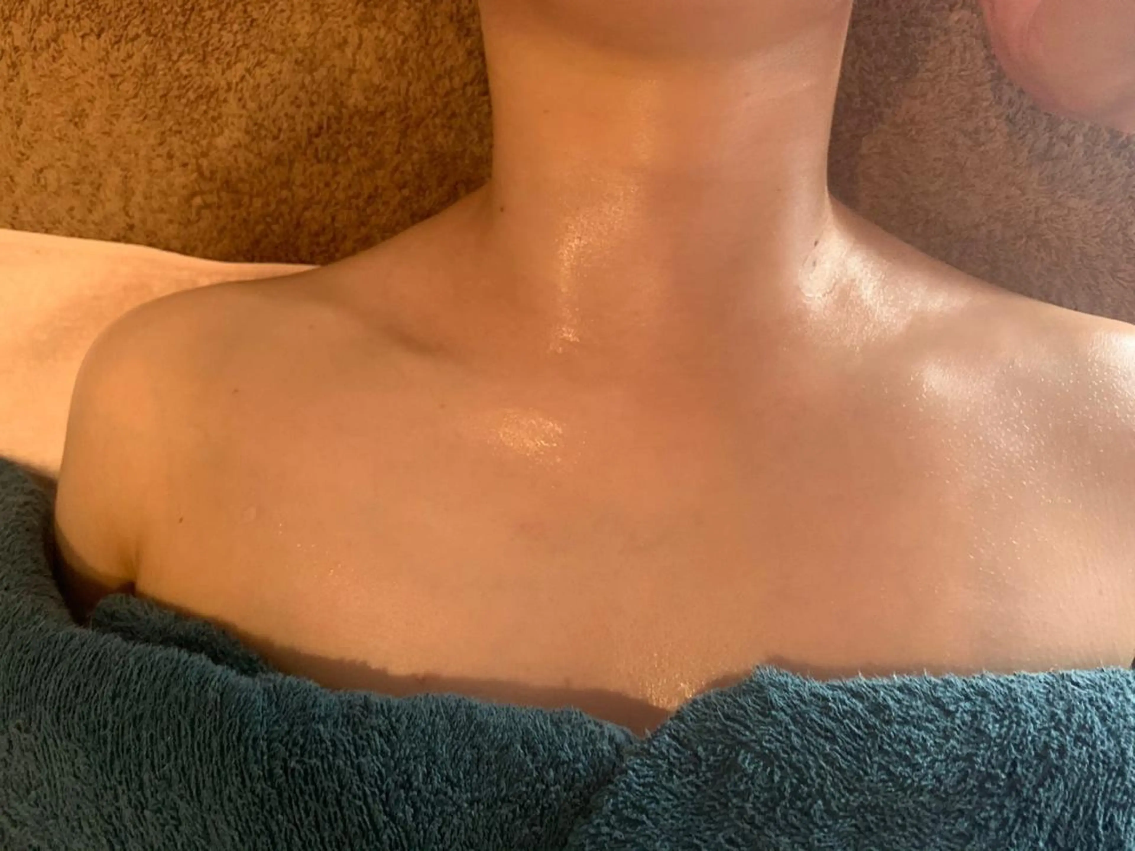 ツヤツヤ肌作り 〜むくみが悩み〜首や肩,背中がつらい方にお勧めなし施術です。の写真