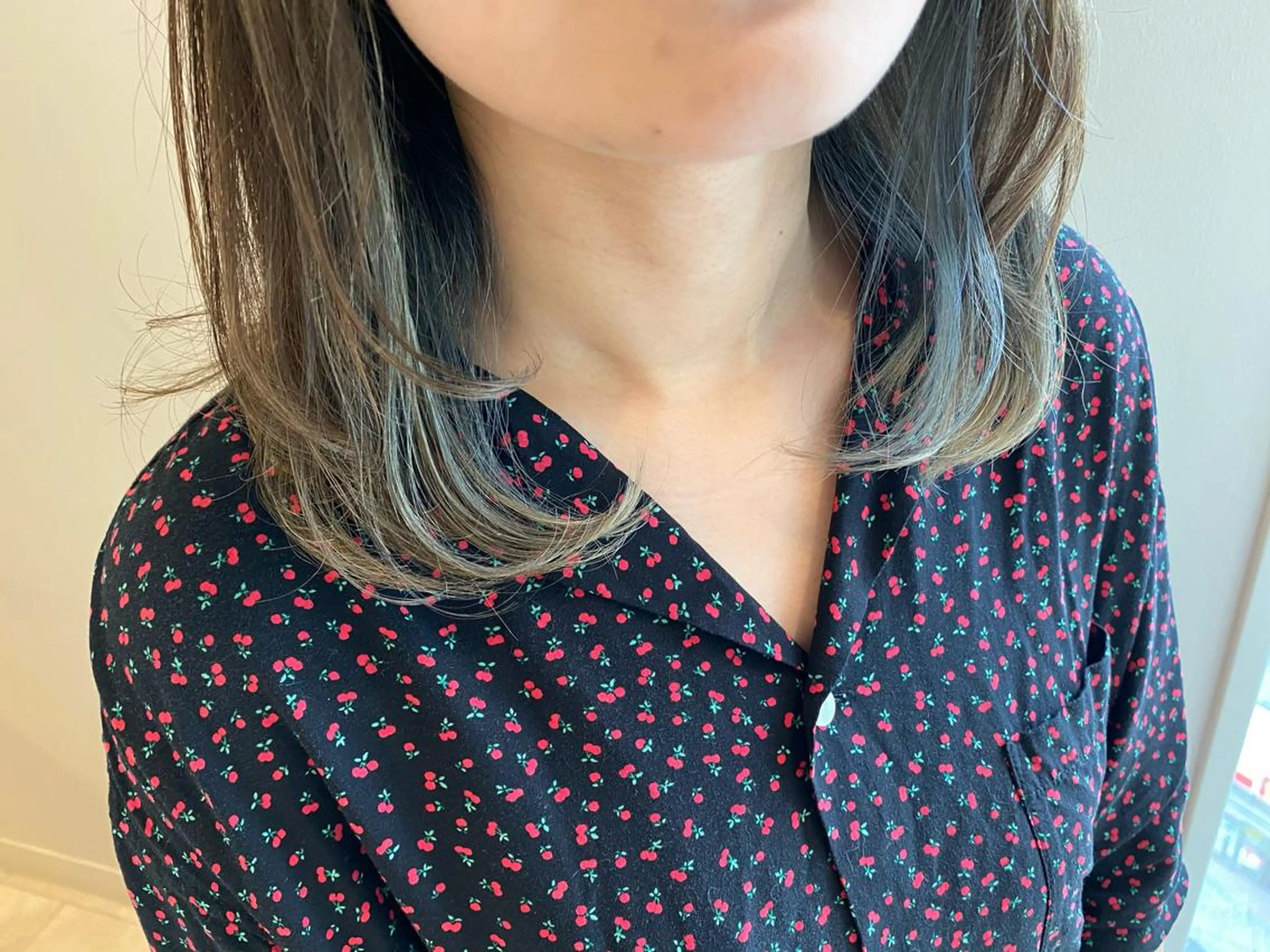 ミディアム カラー アッシュ ブリーチ ケアブリーチ ダブルカラー インナーカラー 高橋恵🌈生え癖改善 ウルフ/レイヤーのヘアスタイル