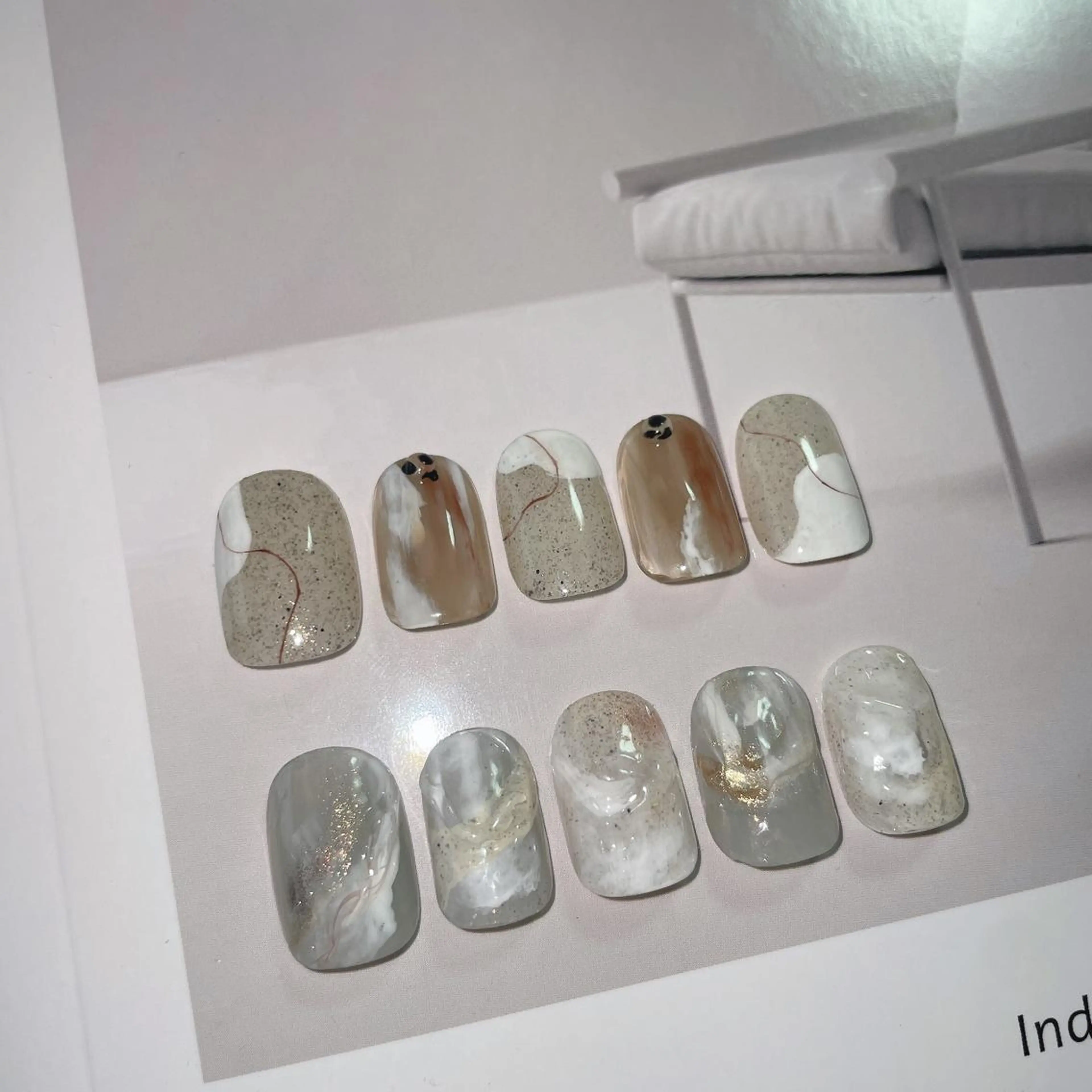 ネイル アートネイル ニュアンスネイル Lofinails ちひろのネイルデザイン