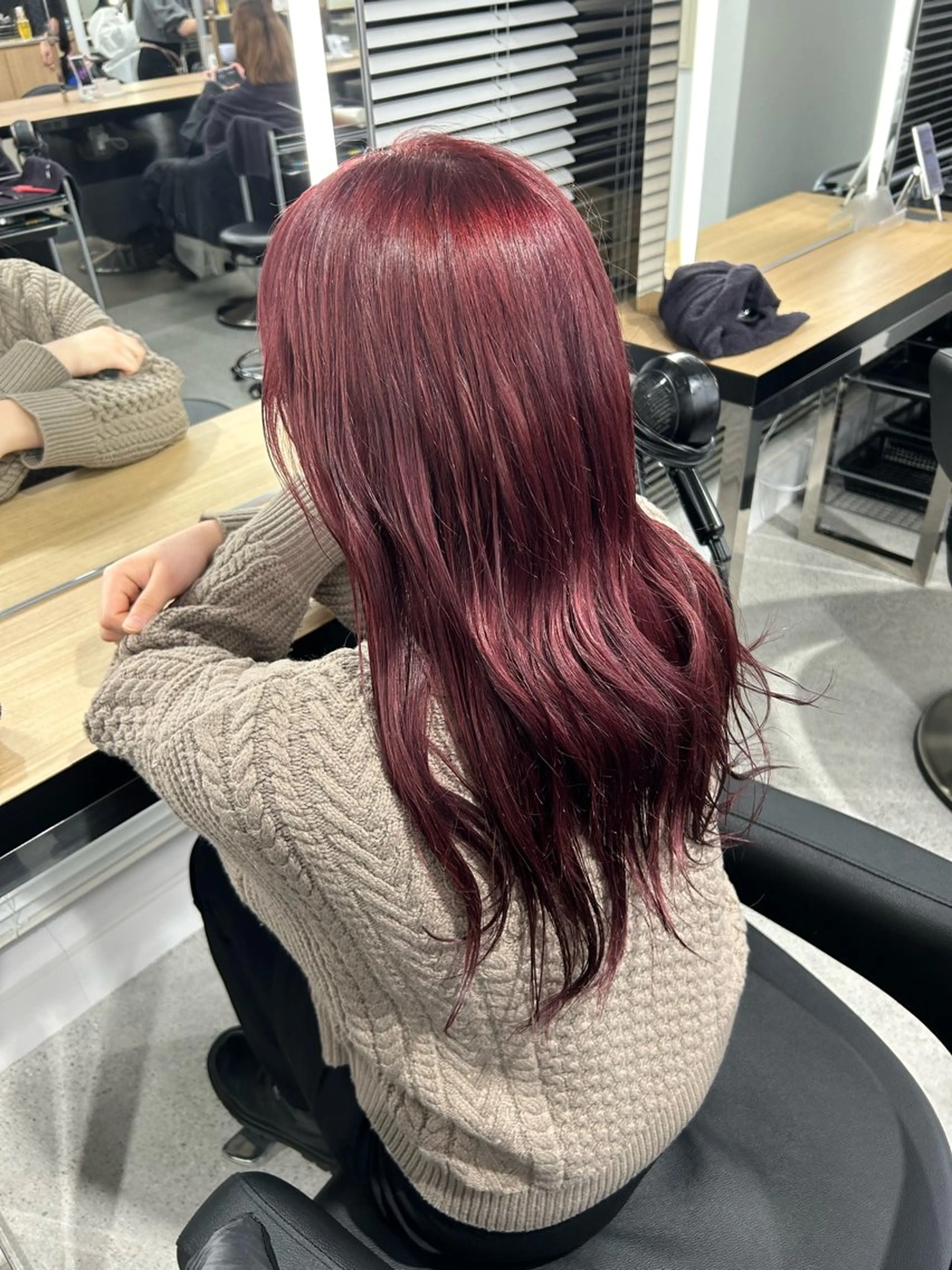 ロング メンズ ヘアカラー トリートメント 艶感ミルクティー🤍 色落ち綺麗🤍ともやのヘアスタイル