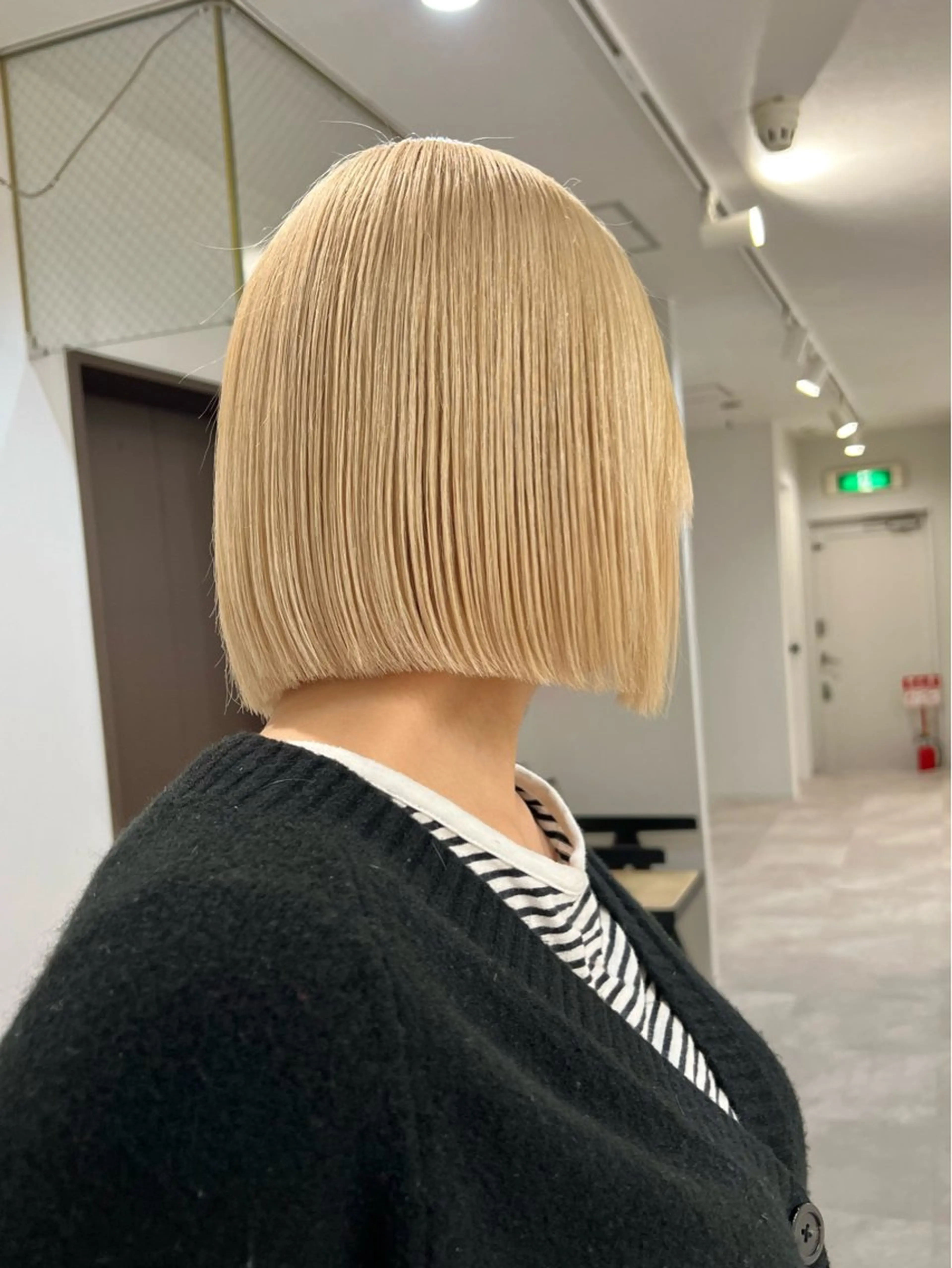 ショート カラー バレイヤージュ ブリーチ ブロンド ケアブリーチ ダブルカラー Via officialのヘアスタイル