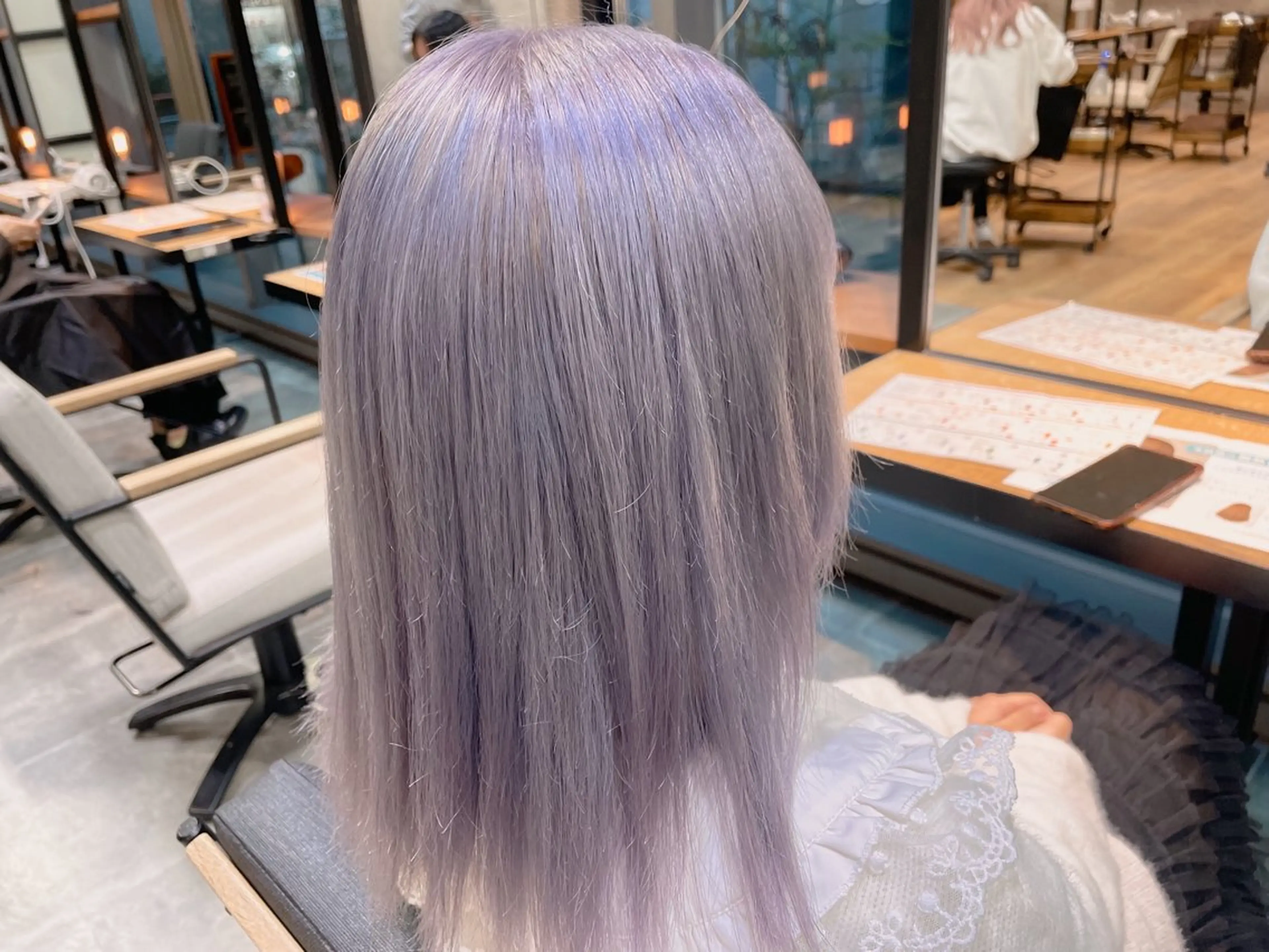 ミディアム カラー 塩崎 明菜のヘアスタイル