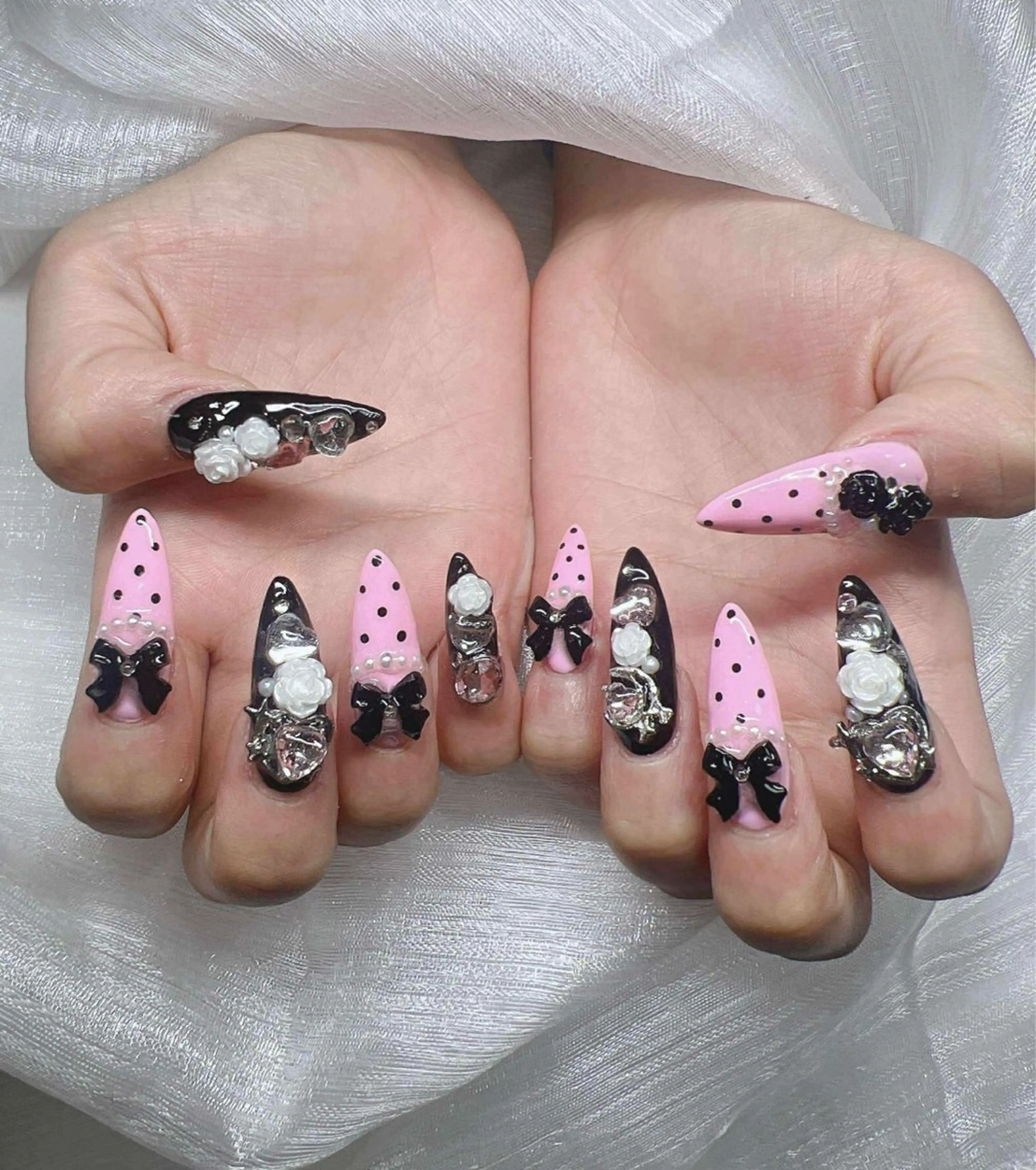 ネイル 長さ出し グラデーション 卒業式 キラキラネイル マグネットネイル ハンドネイル Lee Nailsのネイルデザイン