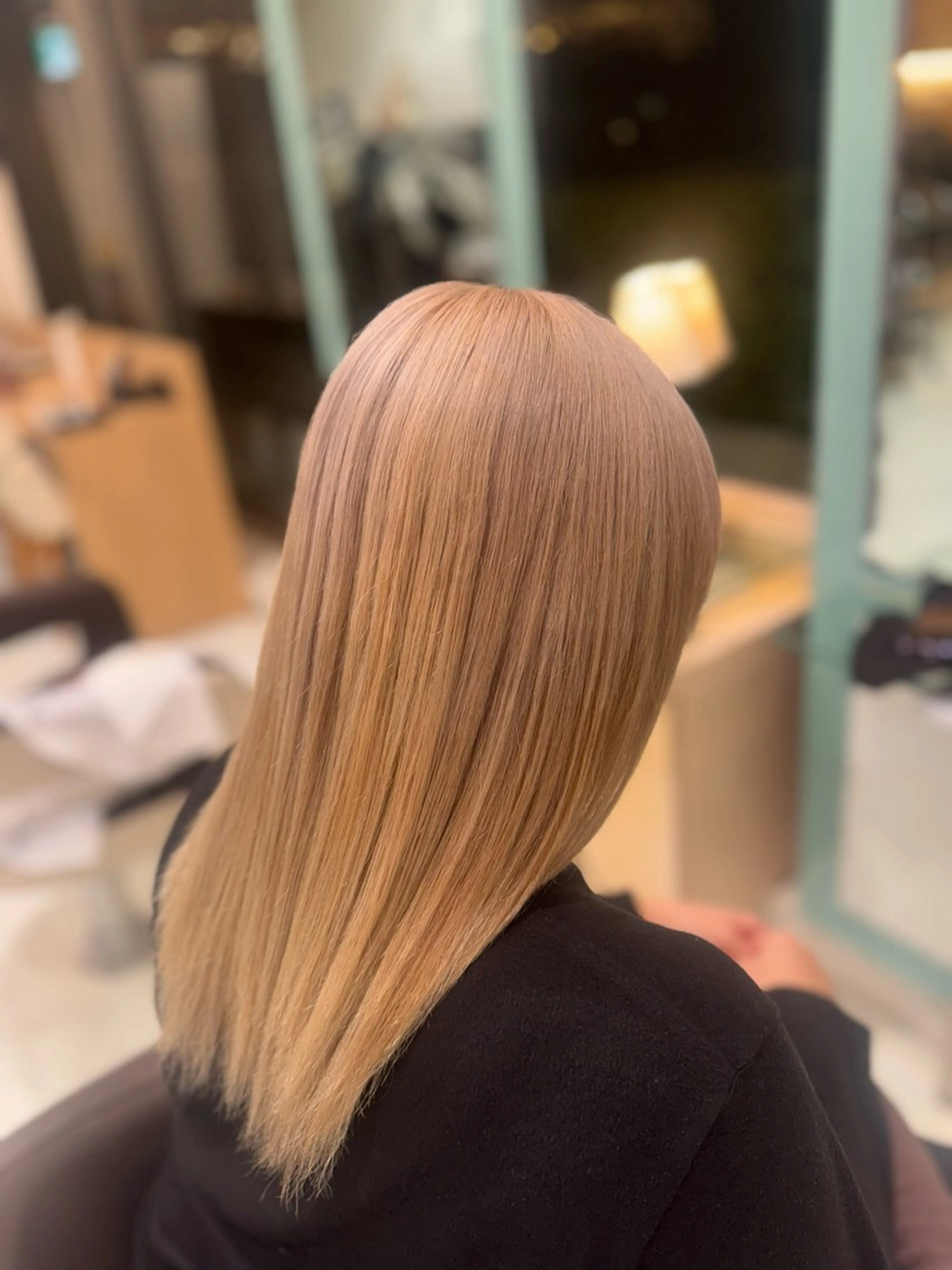 セミロング ヘアカラー Quol🩵 このか 🩵のヘアスタイル