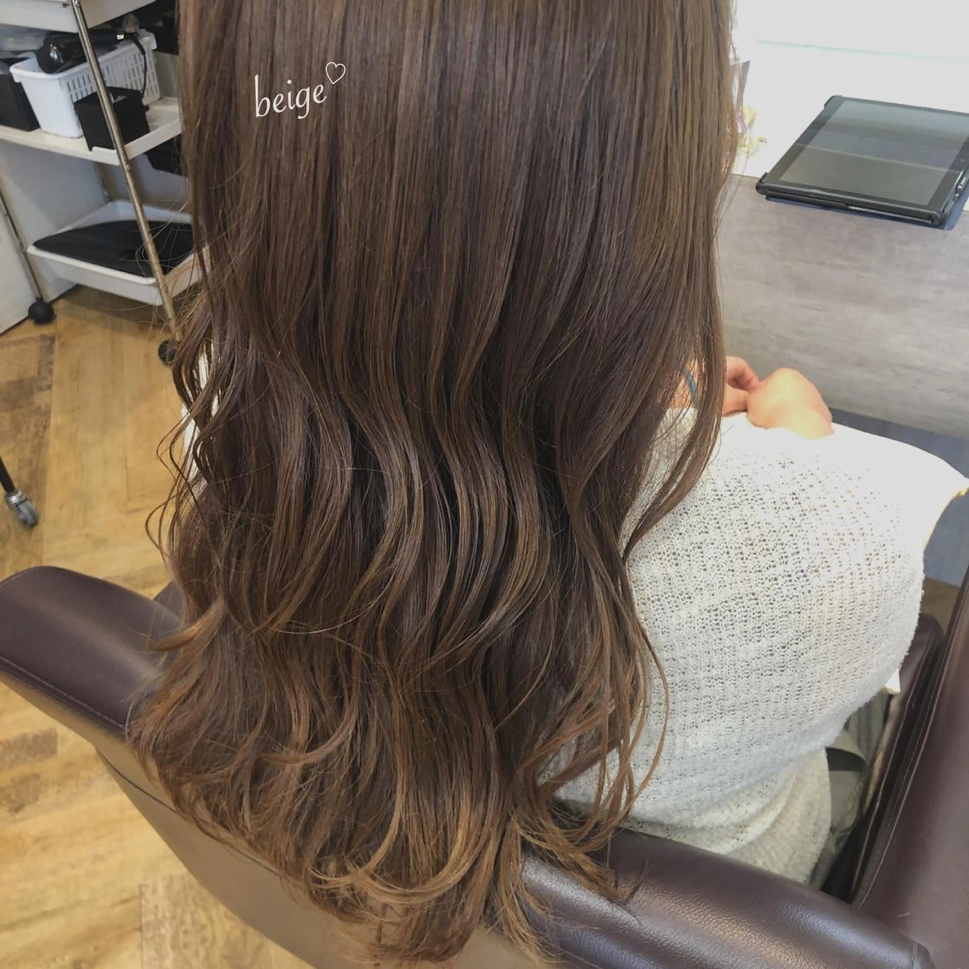 セミロング カラー 星野 茉由のヘアスタイル