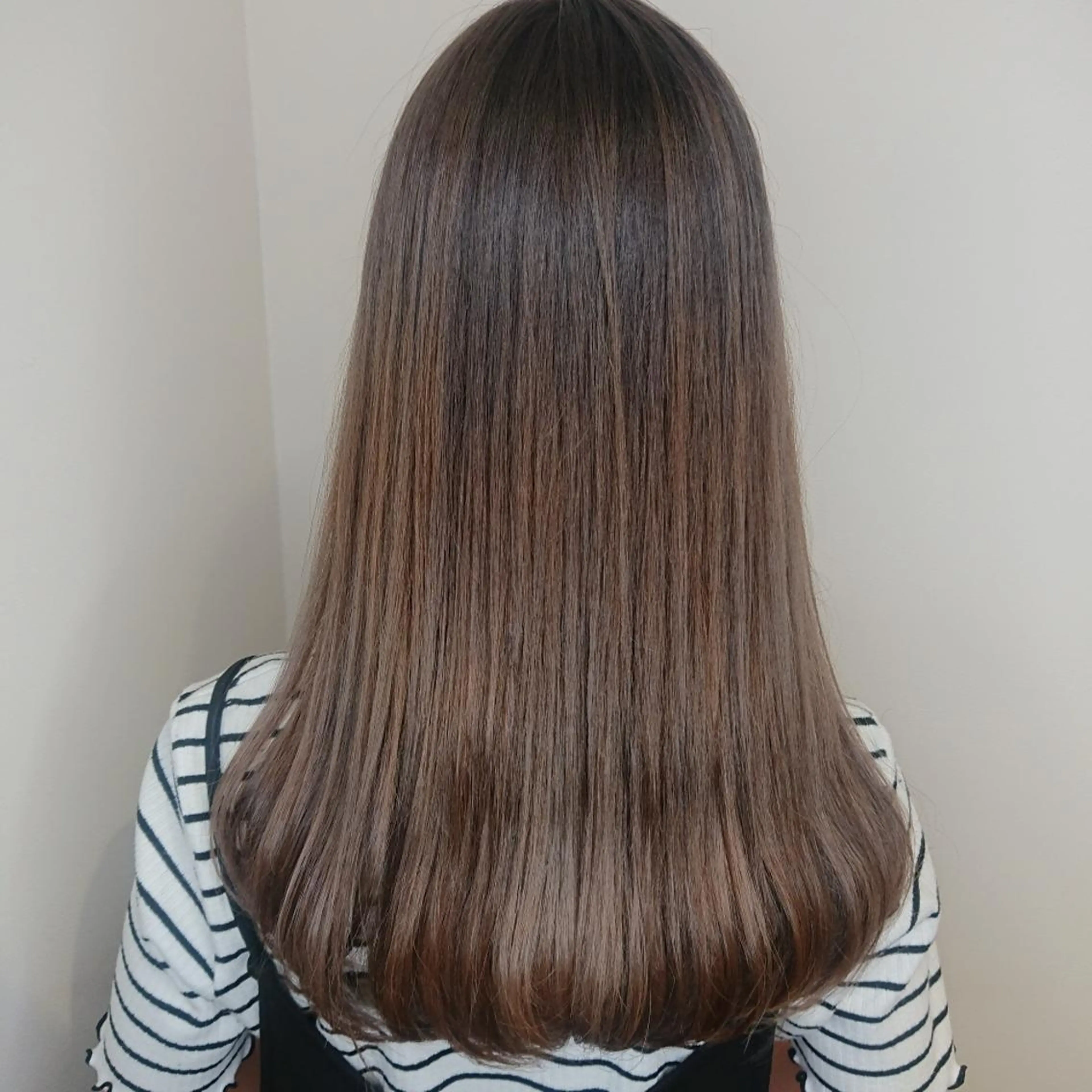 カラー カット ヘアカラー ブリーチ/ヘアケア/ 艶髪/イギチハルのヘアスタイル