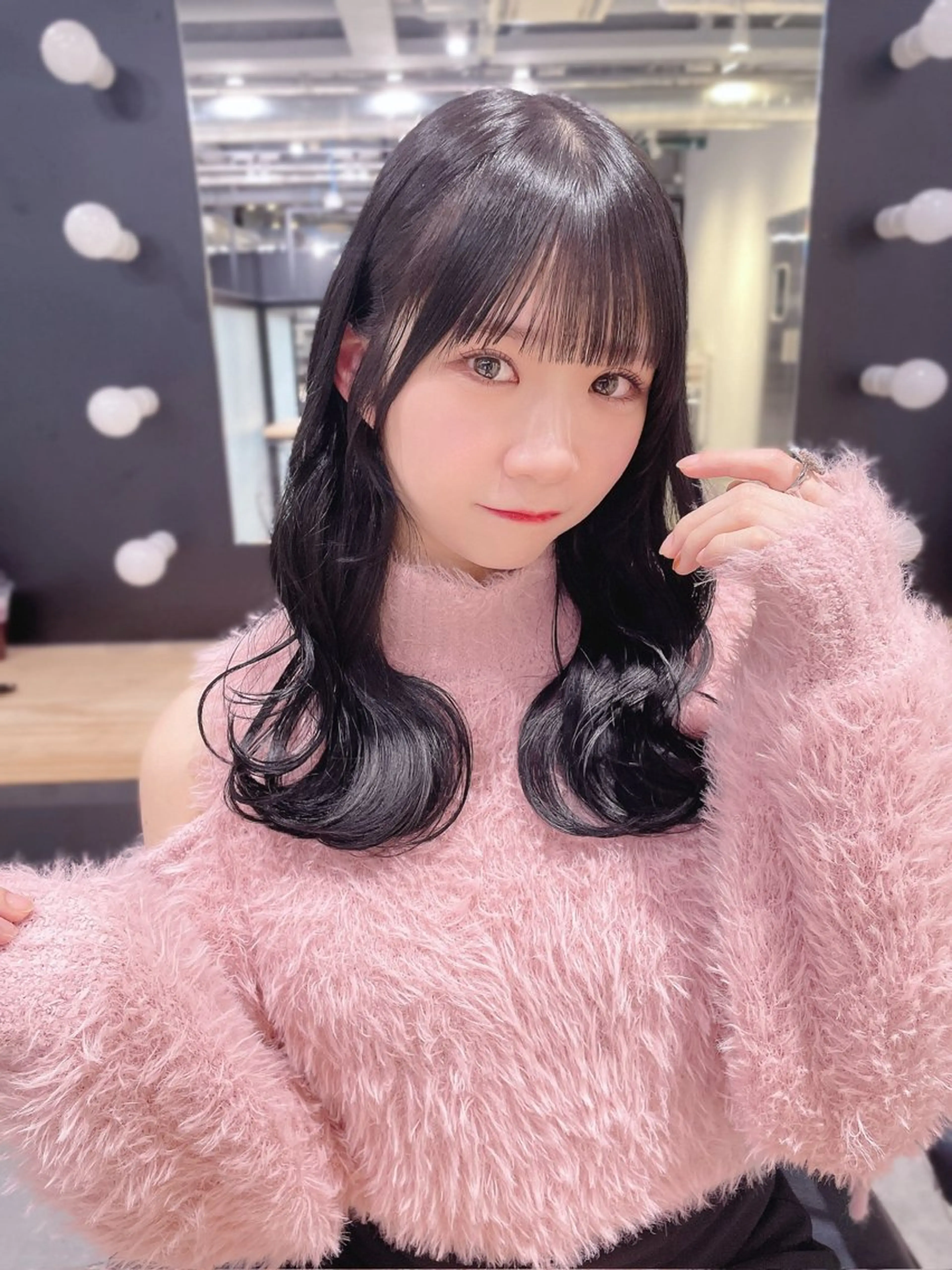 ロング ヘアカラー 羽場 友紀のヘアスタイル