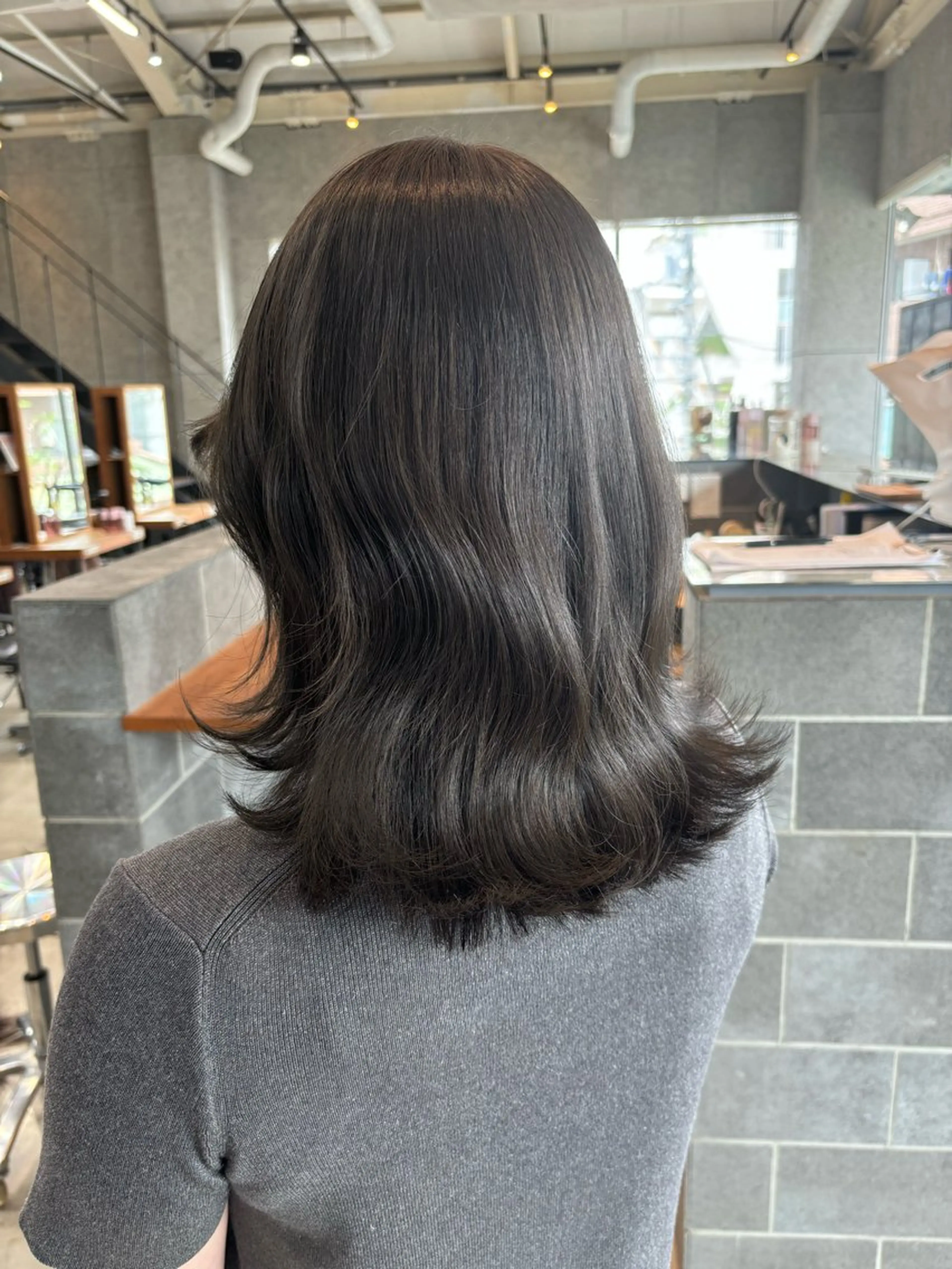 ミディアム カラー パーマ ヘアアレンジ カット ヘアカラー トリートメント ヘッドスパ ヘアセット 押切 響 のヘアスタイル