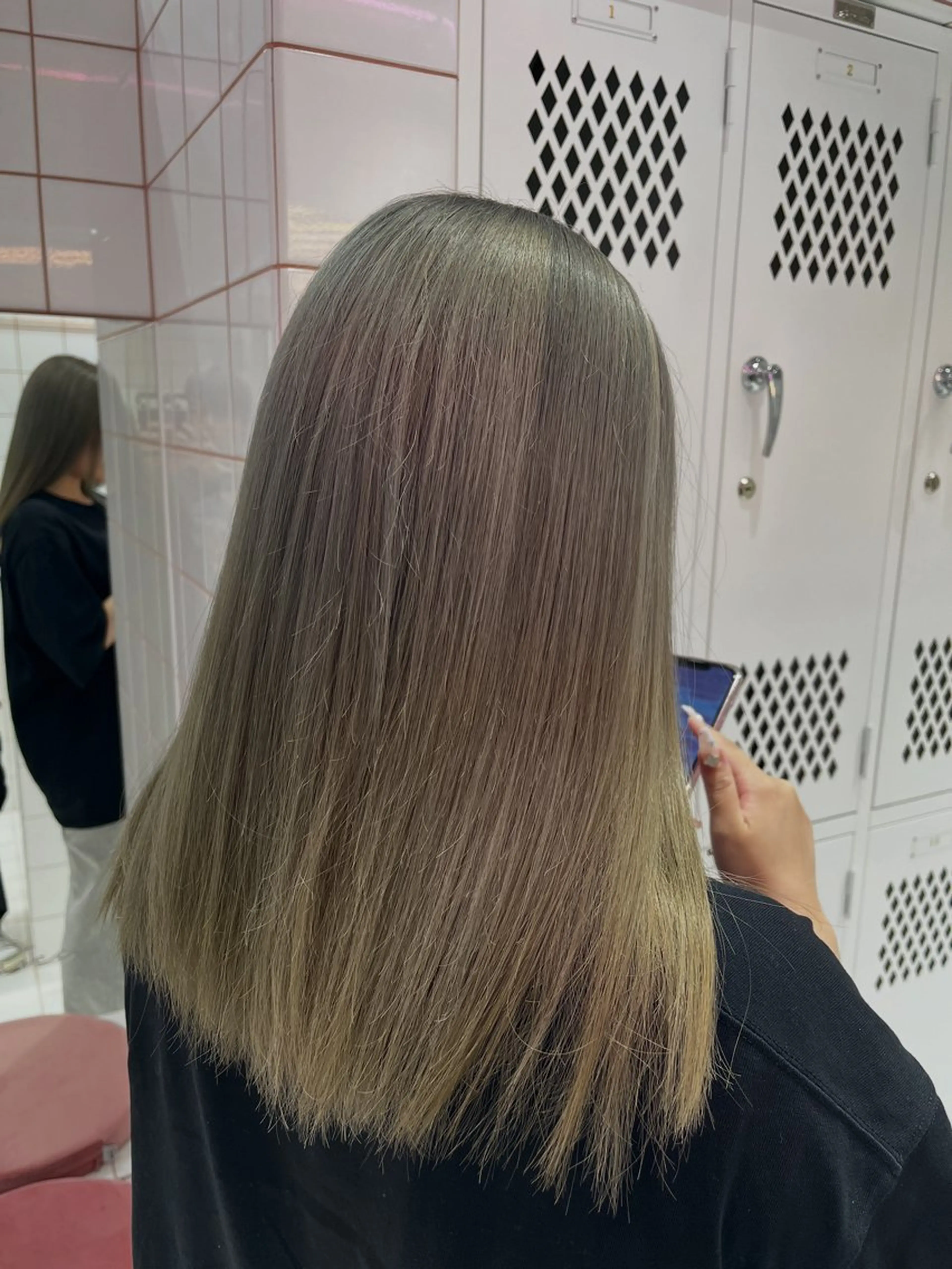 ロング カラー Ruriブリーチ 酸性ストレートのヘアスタイル