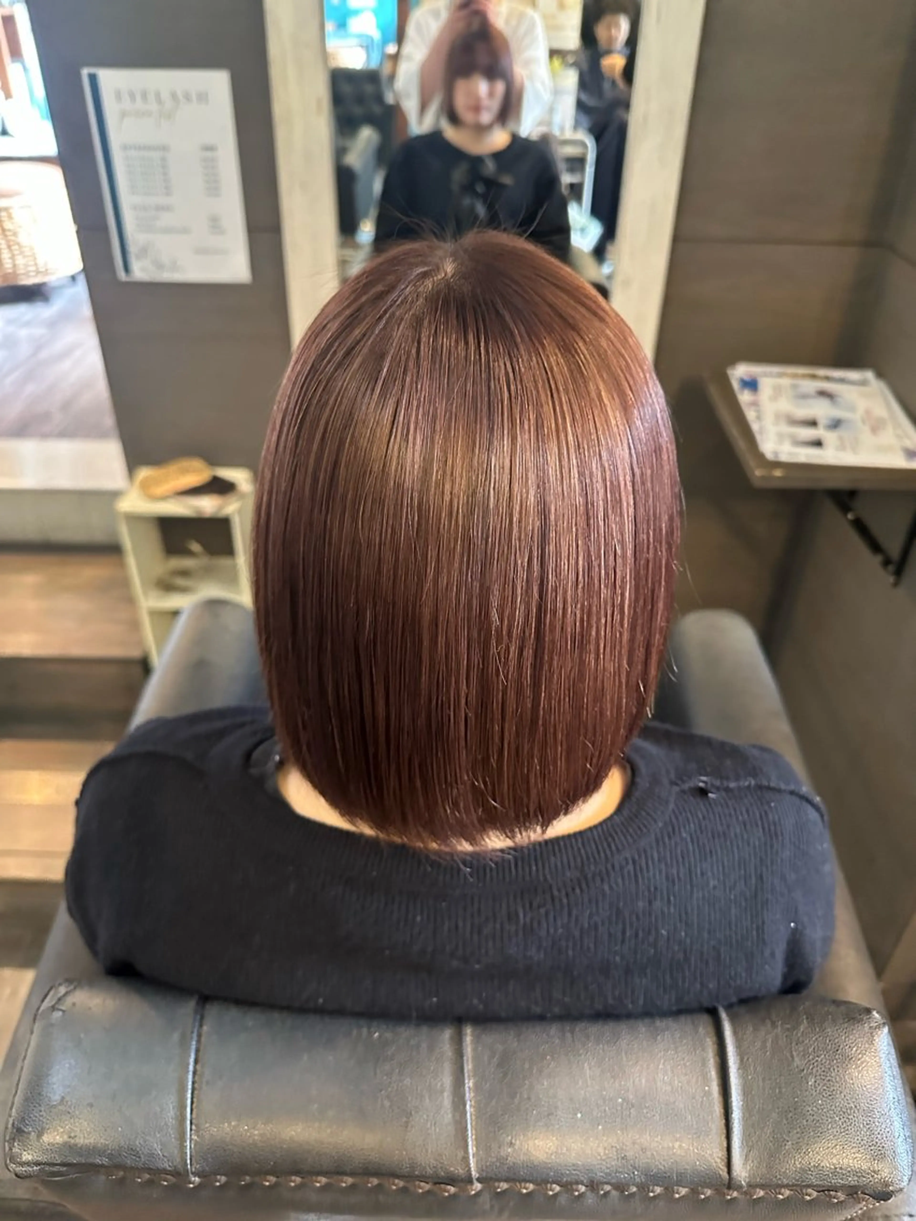 ショート カラー ブリーチ ブラウンカラー ヘアカラー 安達 望のヘアスタイル