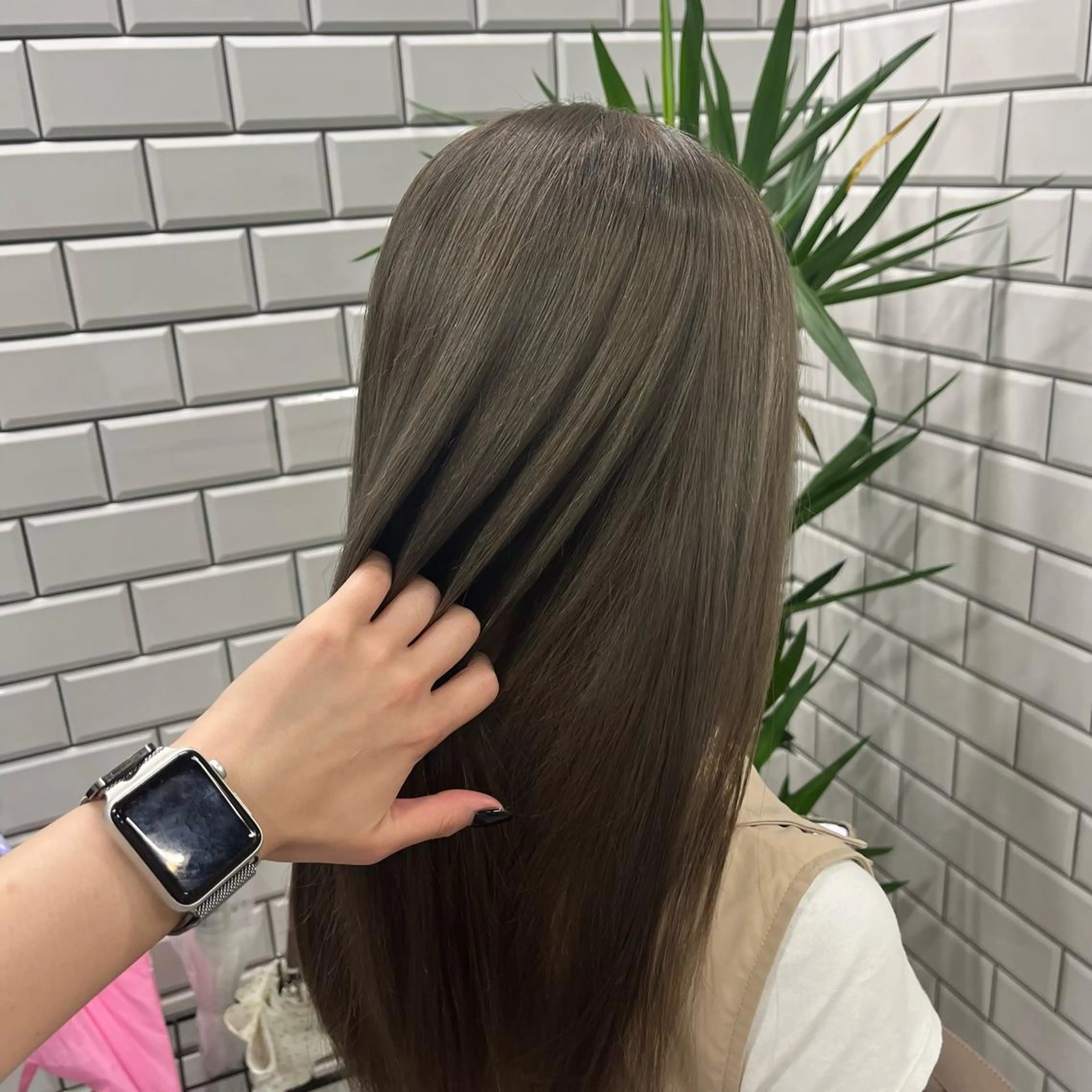 ロング カラー newi赤羽 HINATAのヘアスタイル
