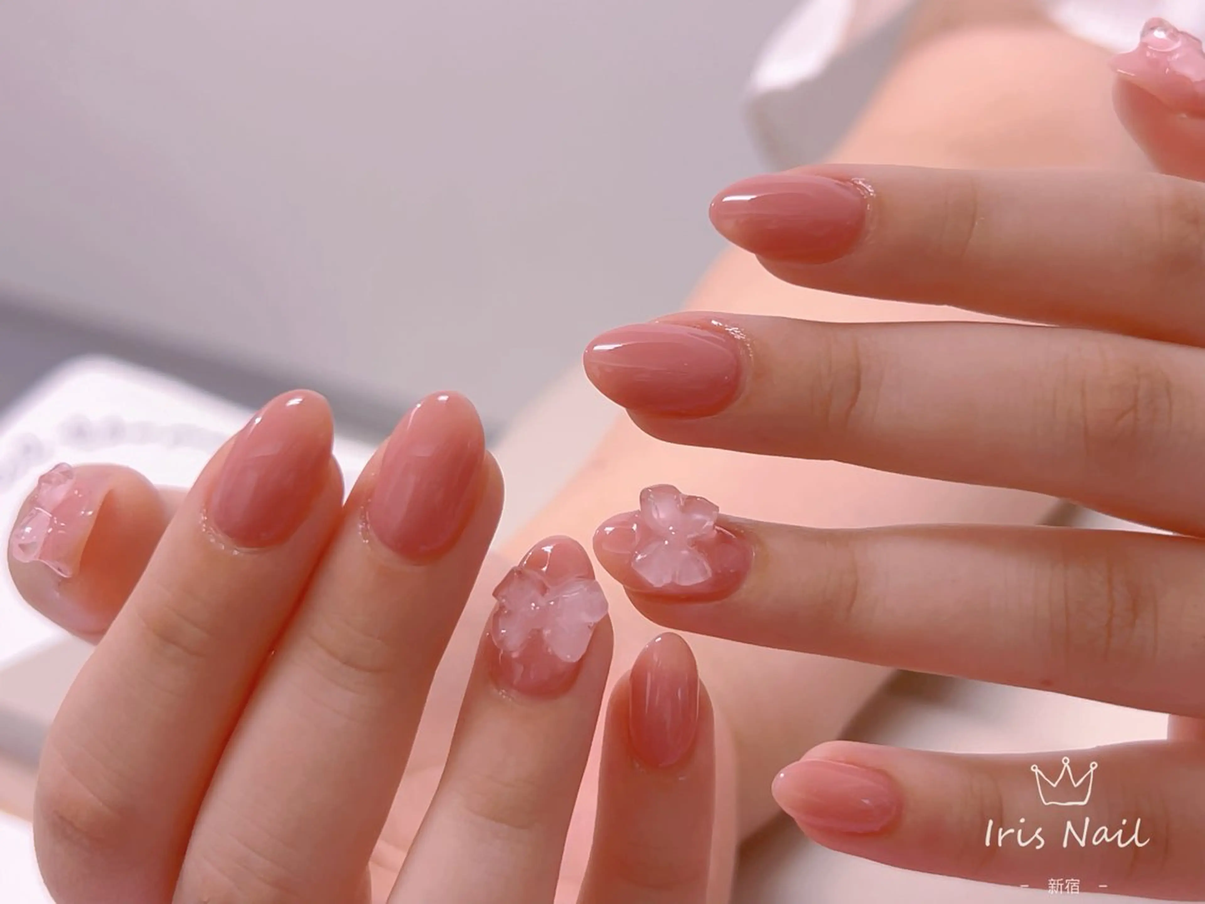 ネイル フレンチネイル ジェルネイル グラデーション 韓国ネイル マグネットネイル ハンドネイル 【長さ出し】 IRIS NAILのネイルデザイン