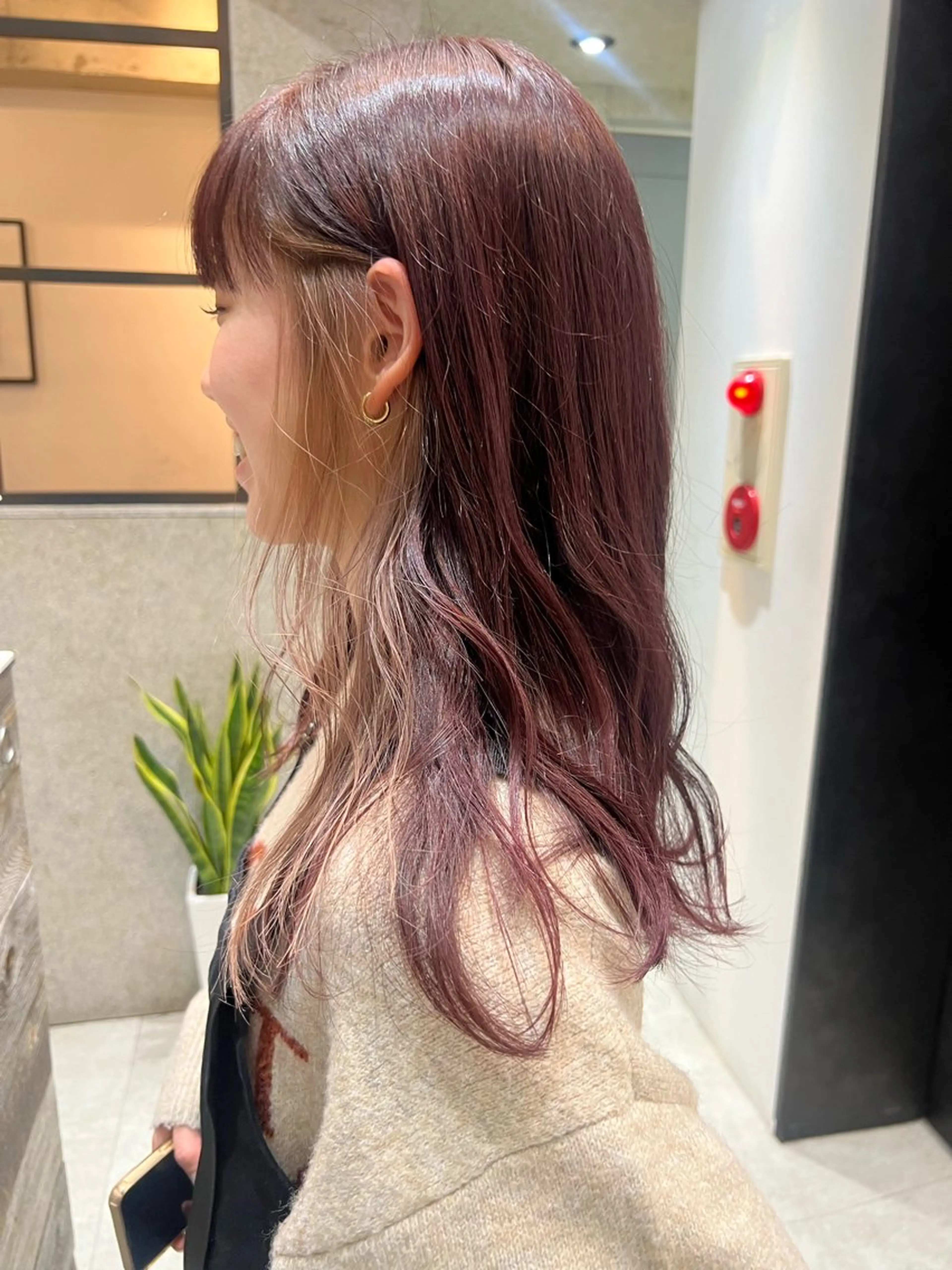 ロング カラー アディクシーカラー ベージュカラー ブラウンカラー ミルクティーベージュ ピンクカラー カット ヘアカラー 🌿ニュアンス/髪質 改善🌿Fukudaのヘアスタイル