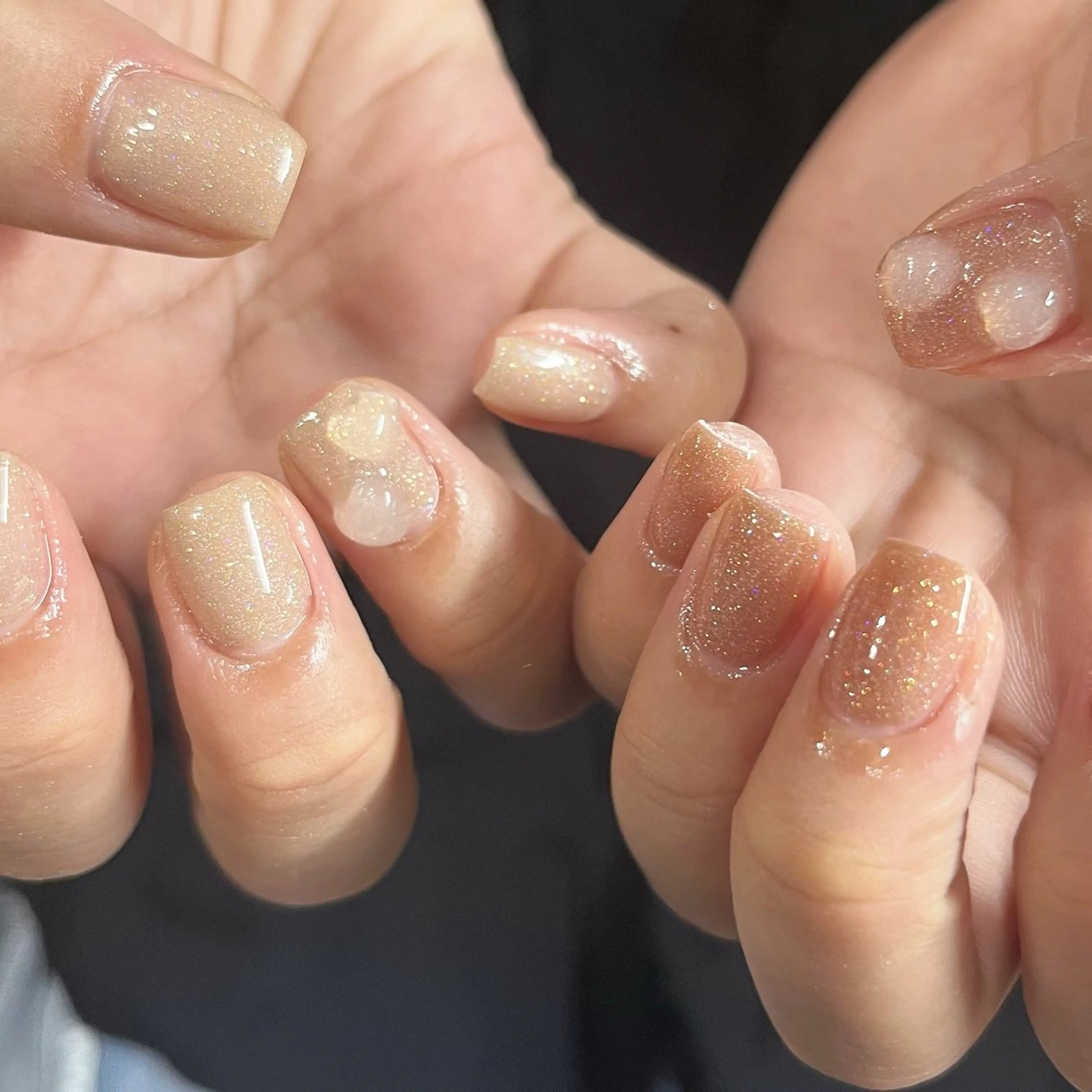 ネイル フラッシュネイル キラキラネイル ラメ(グリッター) ワンカラーネイル ピンク ハンドネイル ハンドケア 🎀NAIL🎀 AI🪄︎︎◝✩のネイルデザイン